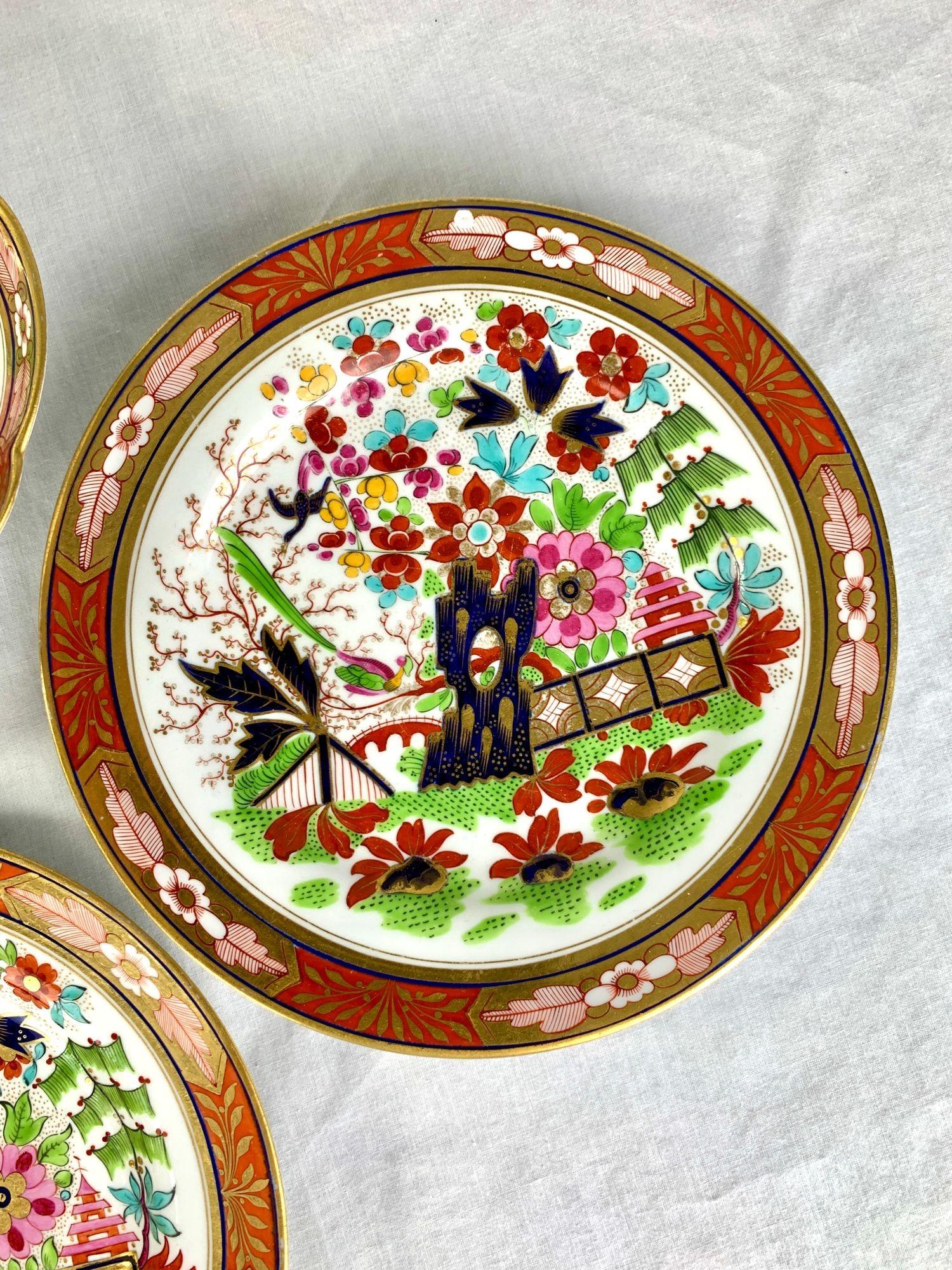 19th Century Five Antique Worcester Porcelain Plates in the Fence Pattern England Circa 1820 For Sale