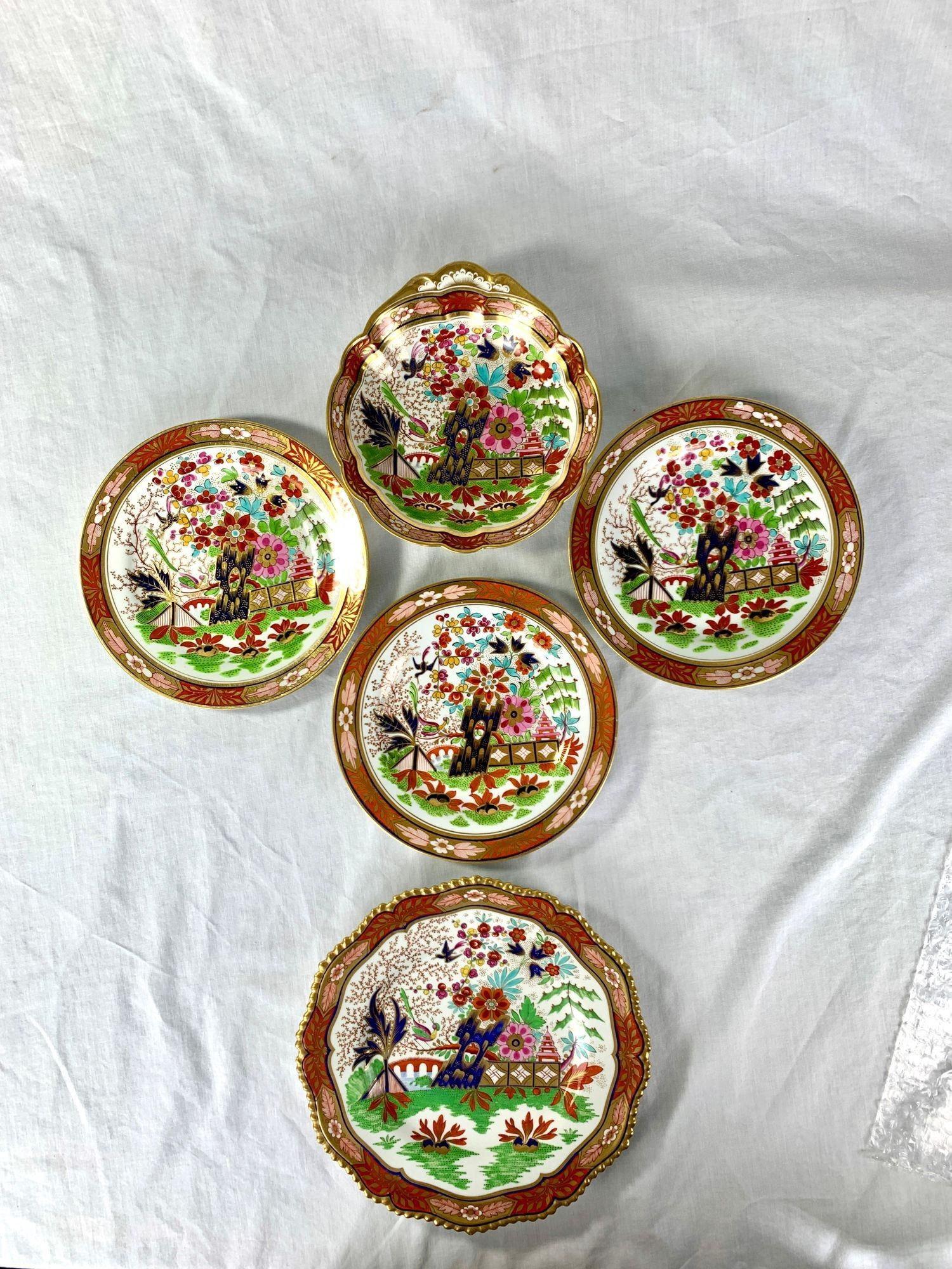 Five Antique Worcester Porcelain Plates in the Fence Pattern England Circa 1820 For Sale 2