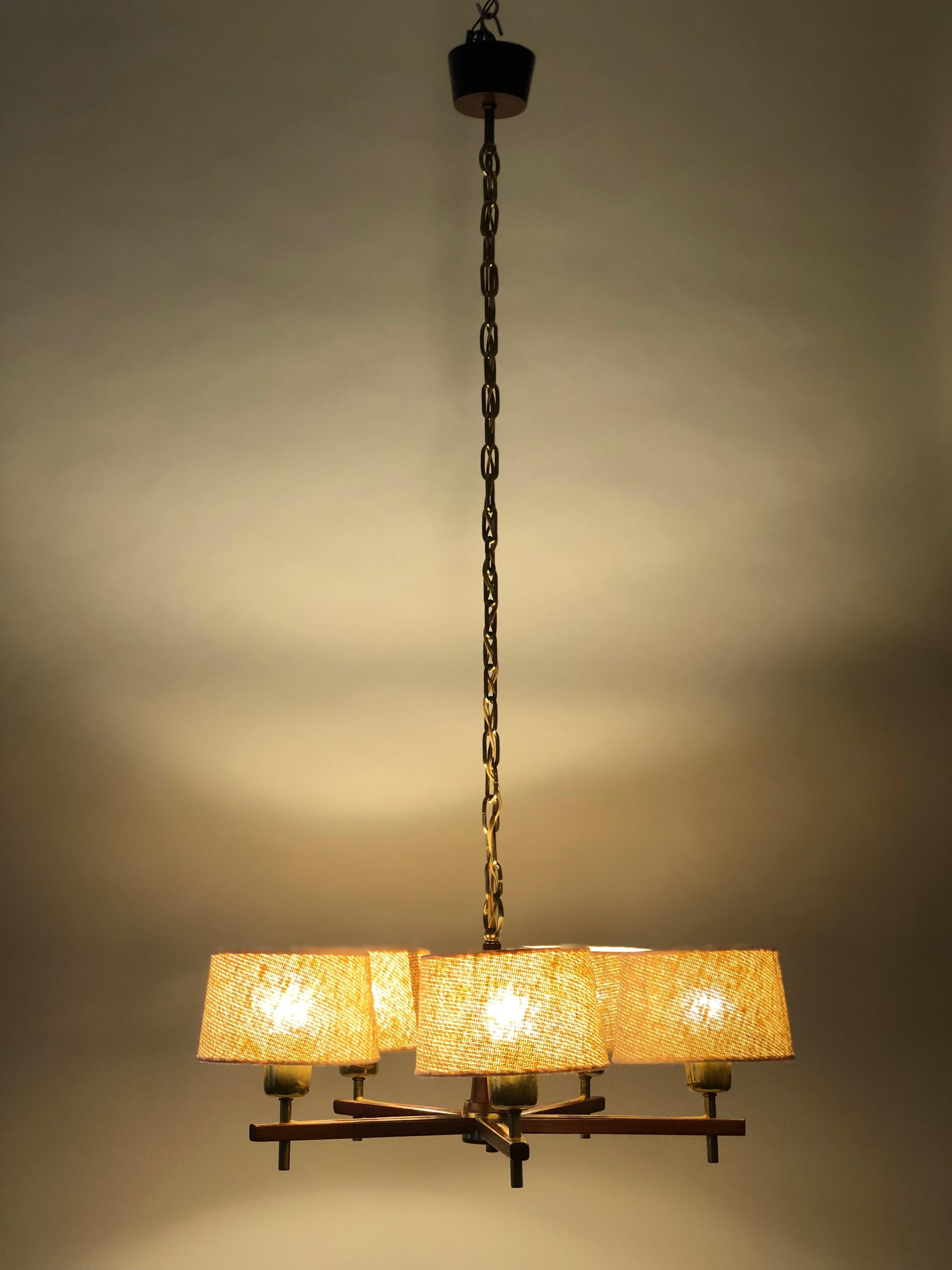 Five Arms Chandelier in Teak Wood and Brass with Cane Shades, 1960, Austria For Sale 7