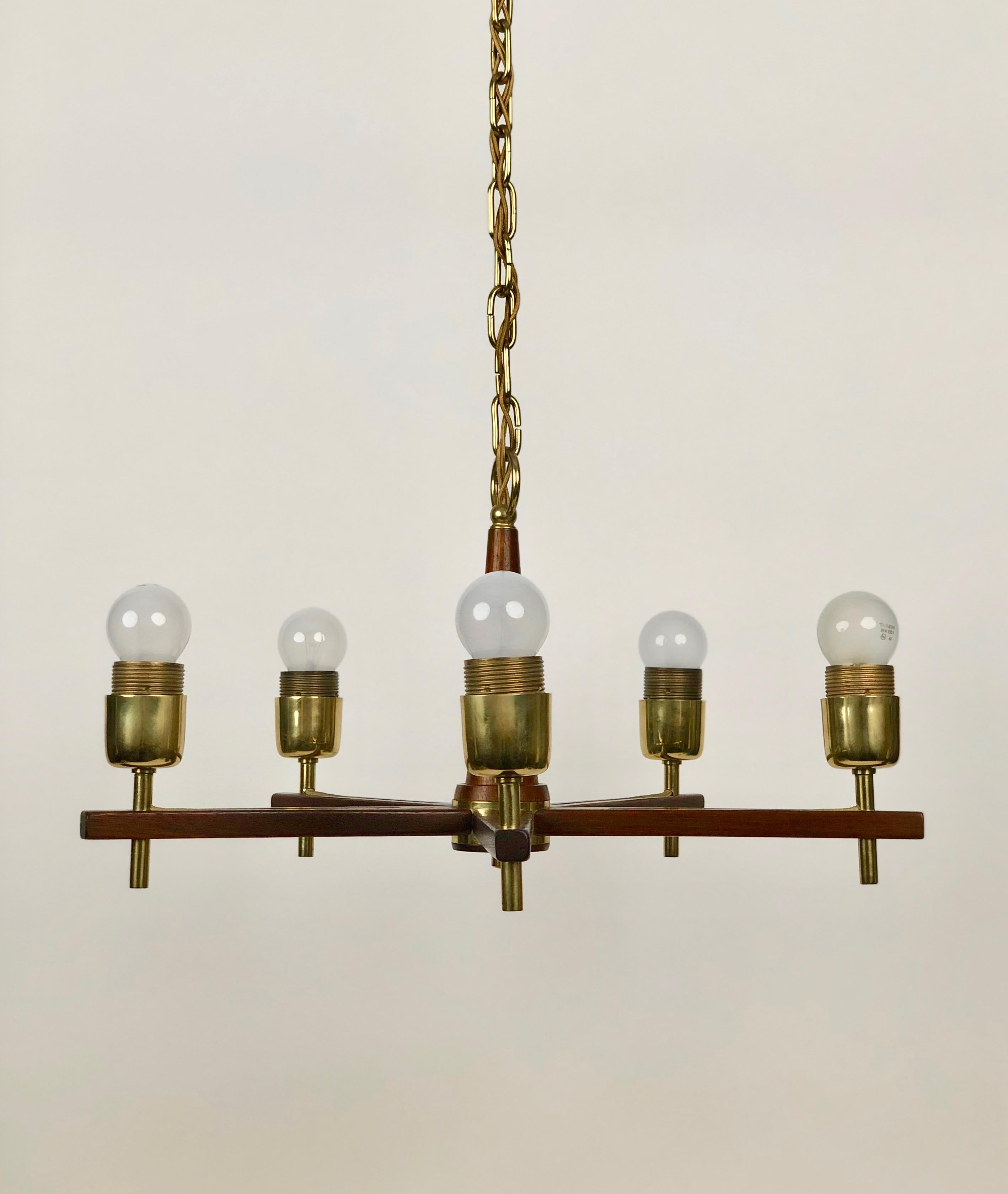 Five Arms Chandelier in Teak Wood and Brass with Cane Shades, 1960, Austria For Sale 3