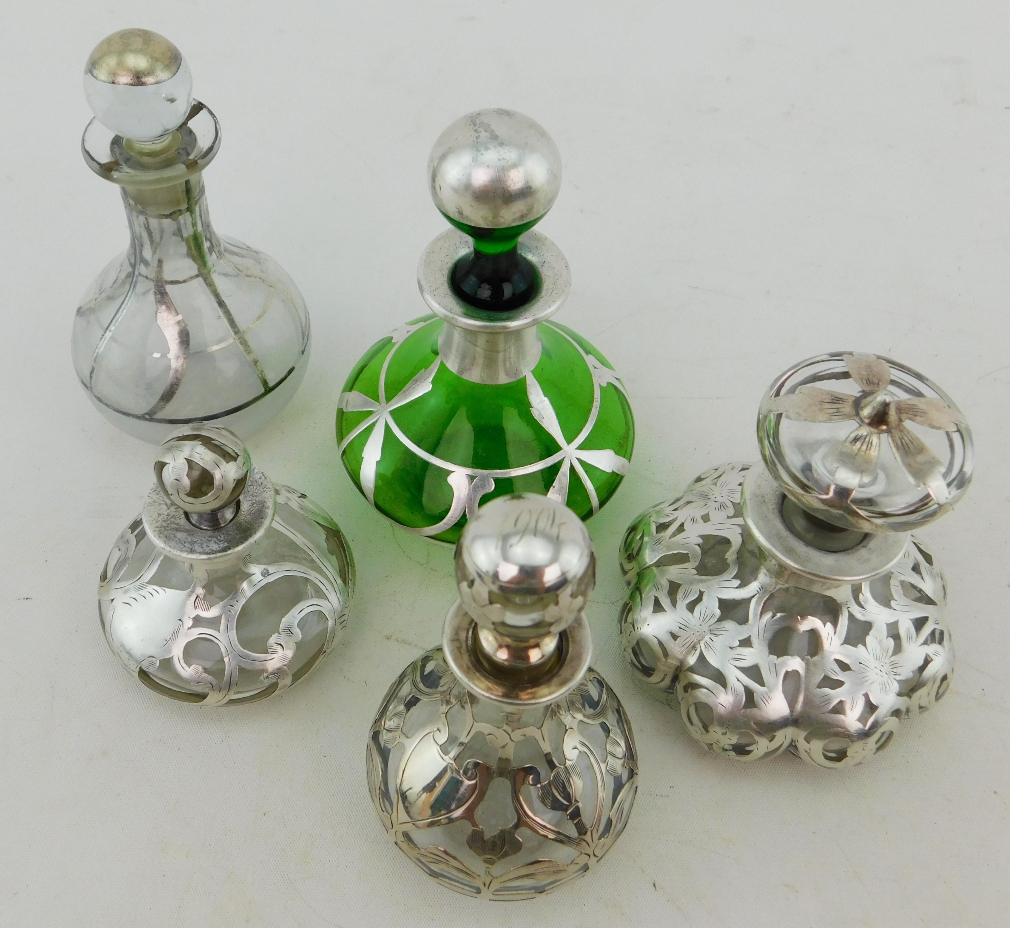 Fünf Jugendstil-Parfümflaschen um 1900 Silberauflage auf Glas 19. 8