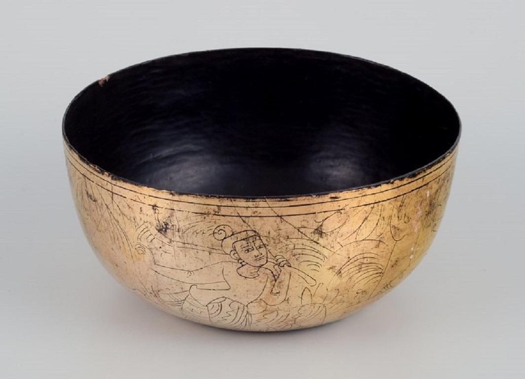 Five Asian bowls made of papier-mâché. With traditional motifs. In Excellent Condition For Sale In Copenhagen, DK