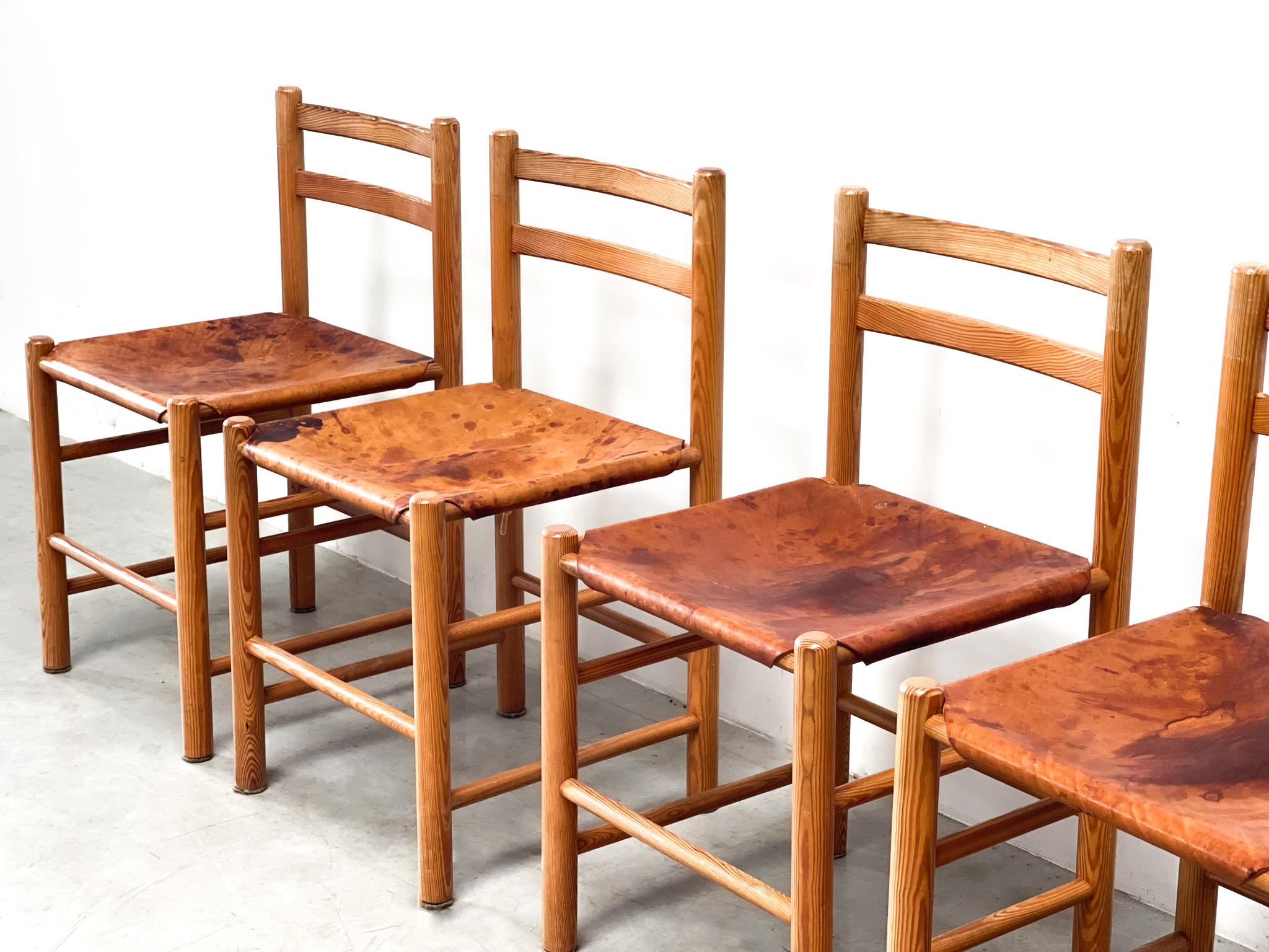 Dutch Five Ate van Apeldoorn patinated leather dining chairs