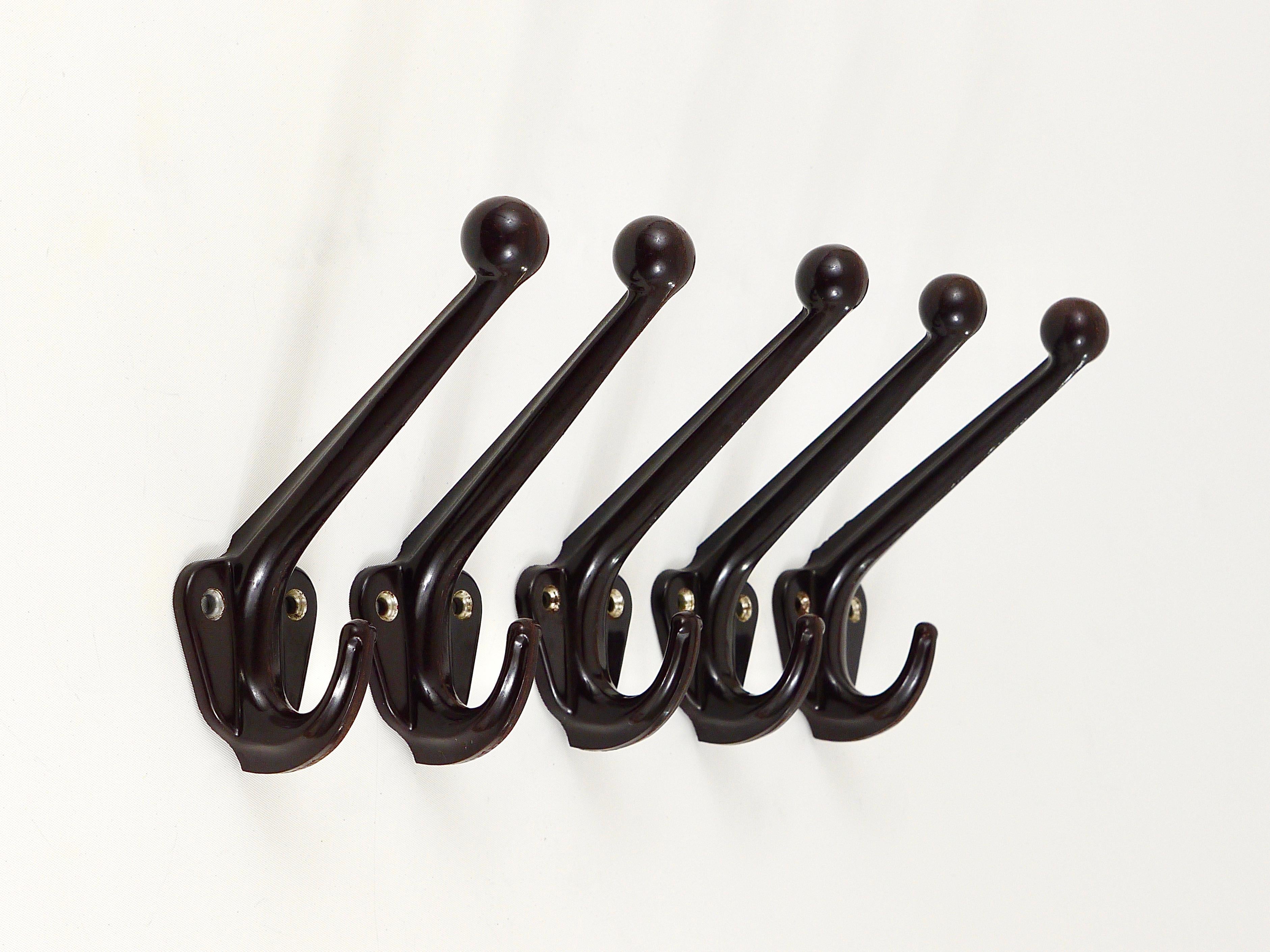 Five Beautiful Art Deco Bakelite Wall Coat Hooks, Austria, 1940s In Good Condition In Vienna, AT