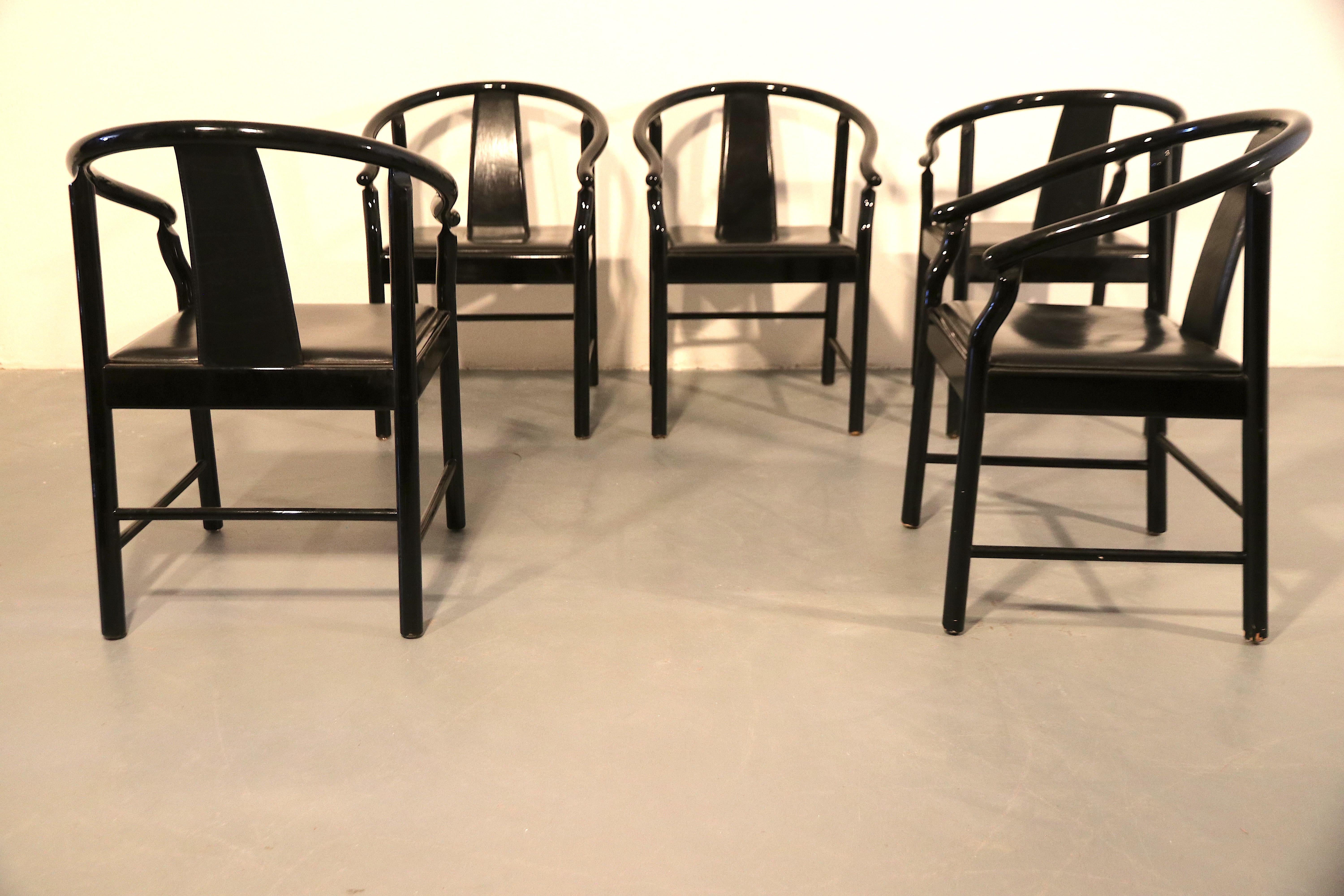 Late 20th Century Five Black Lacquered Dining Chairs, Very Similar to the China Chair For Sale