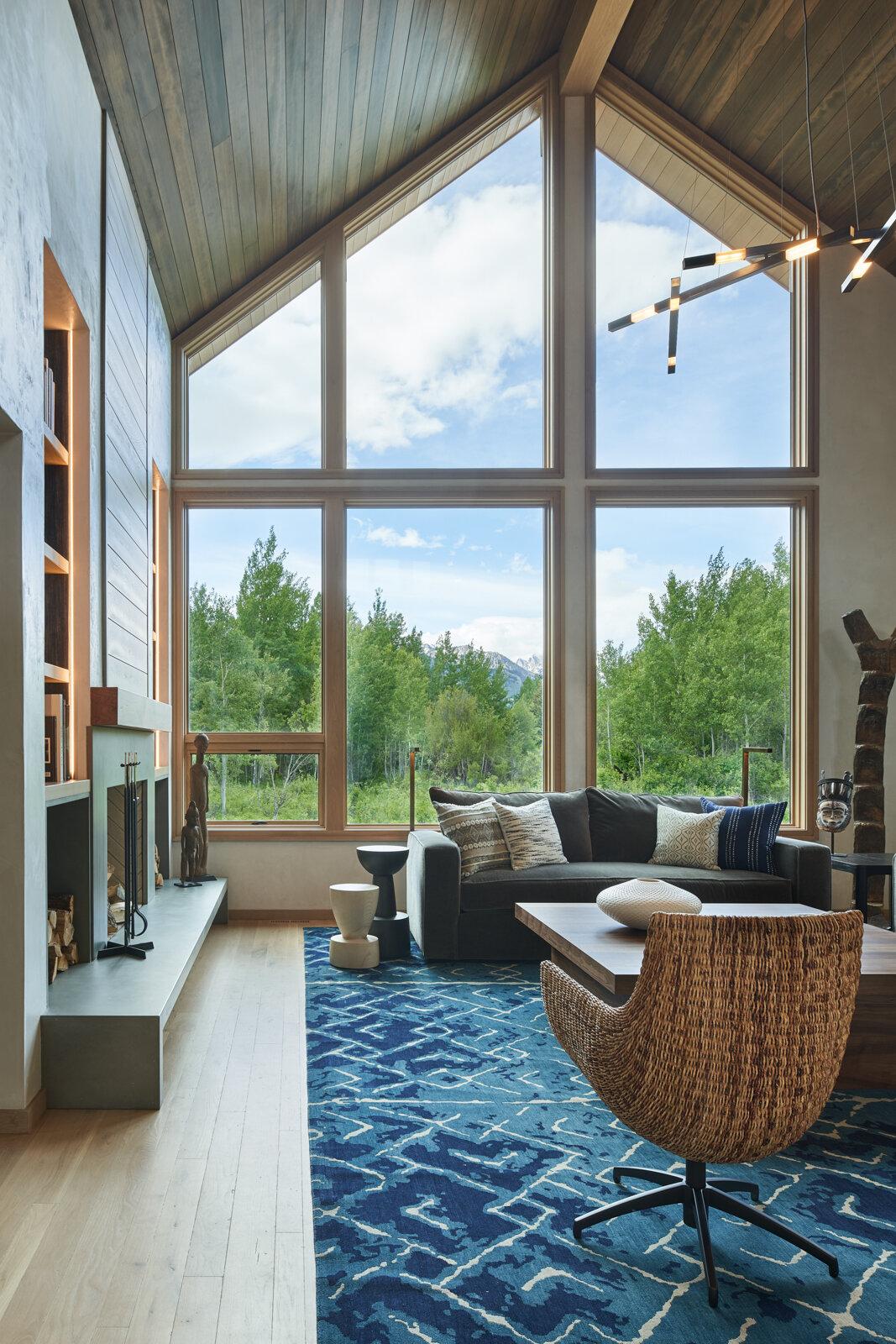 Ottone Lampadario contemporaneo a cinque rami con ferramenta dinamica in ottone in vendita