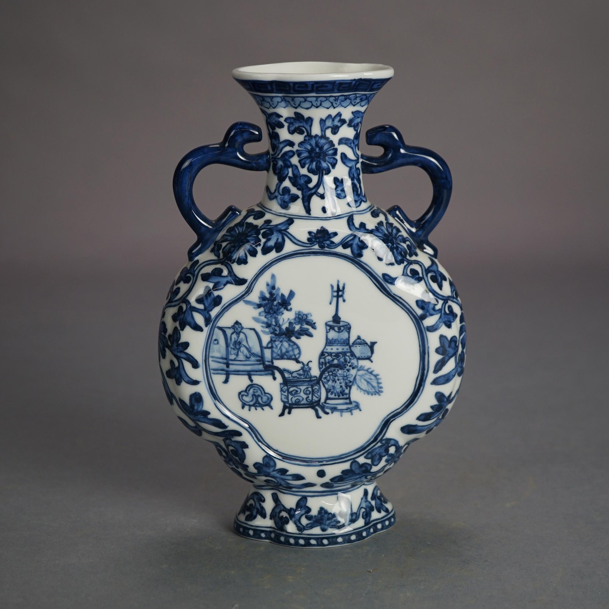 Cinq vases chinois en porcelaine peints à la main 20e siècle Bon état - En vente à Big Flats, NY