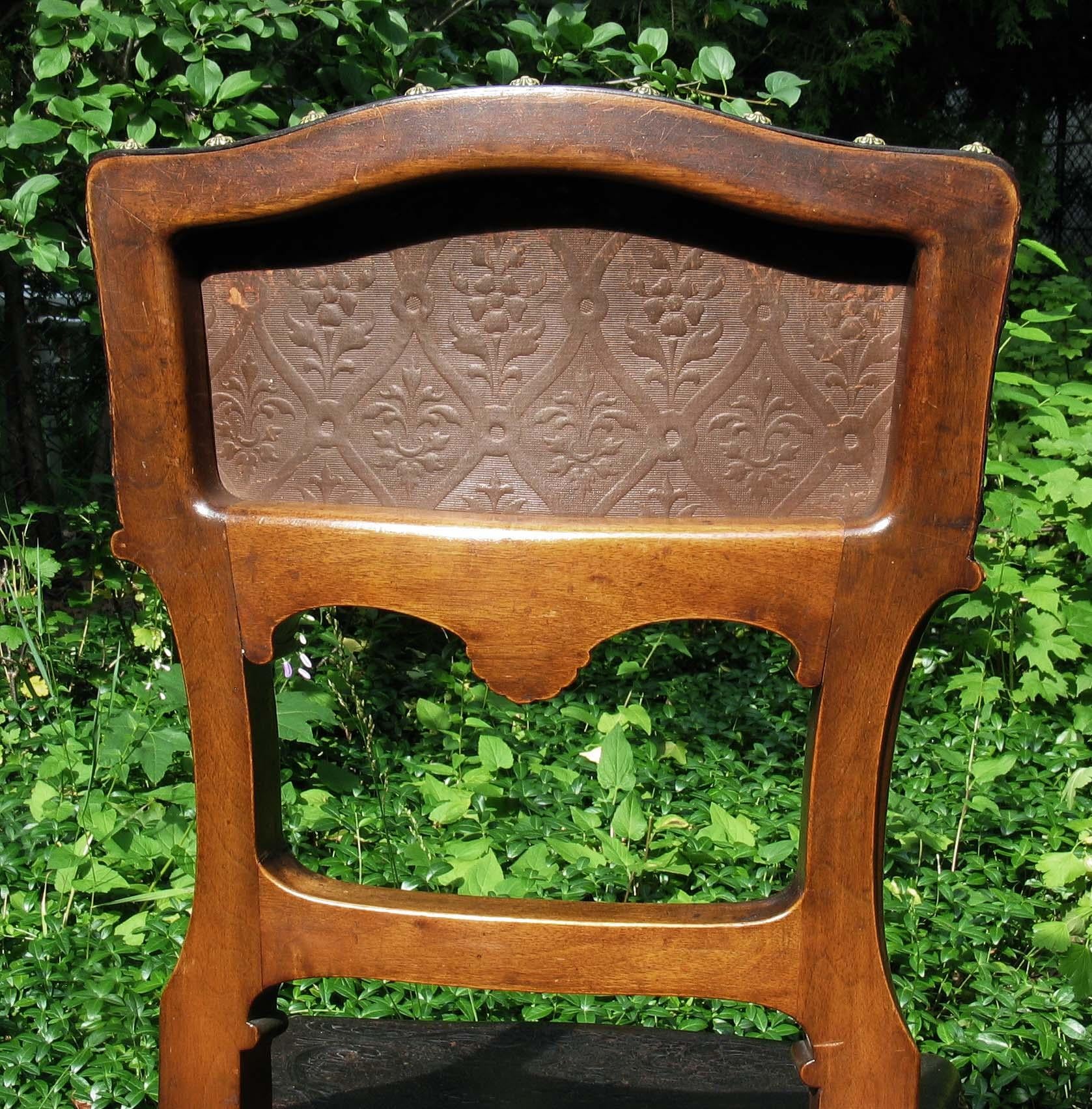Five Continental Embossed Leather Carved Walnut Rococo Revival Dining Chairs In Good Condition For Sale In Ottawa, Ontario