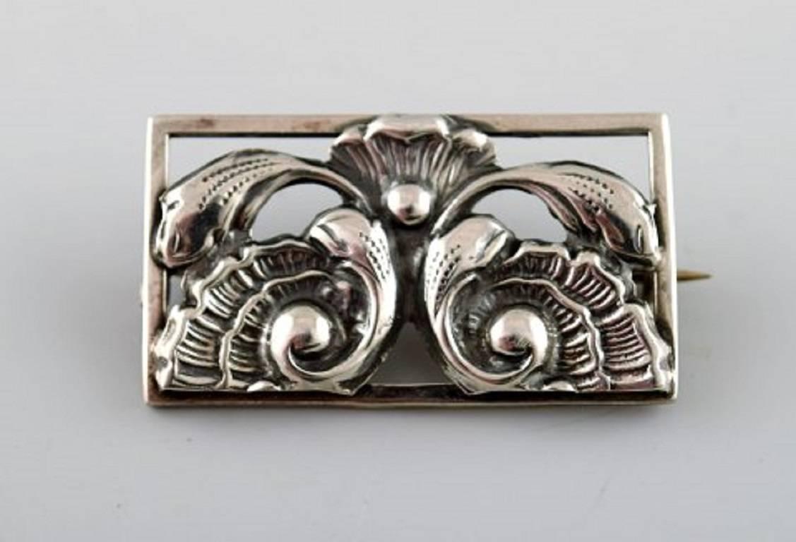 Five Danish Art Nouveau and Art Deco Brooches, Among Others by Hugo Grün In Good Condition In bronshoj, DK