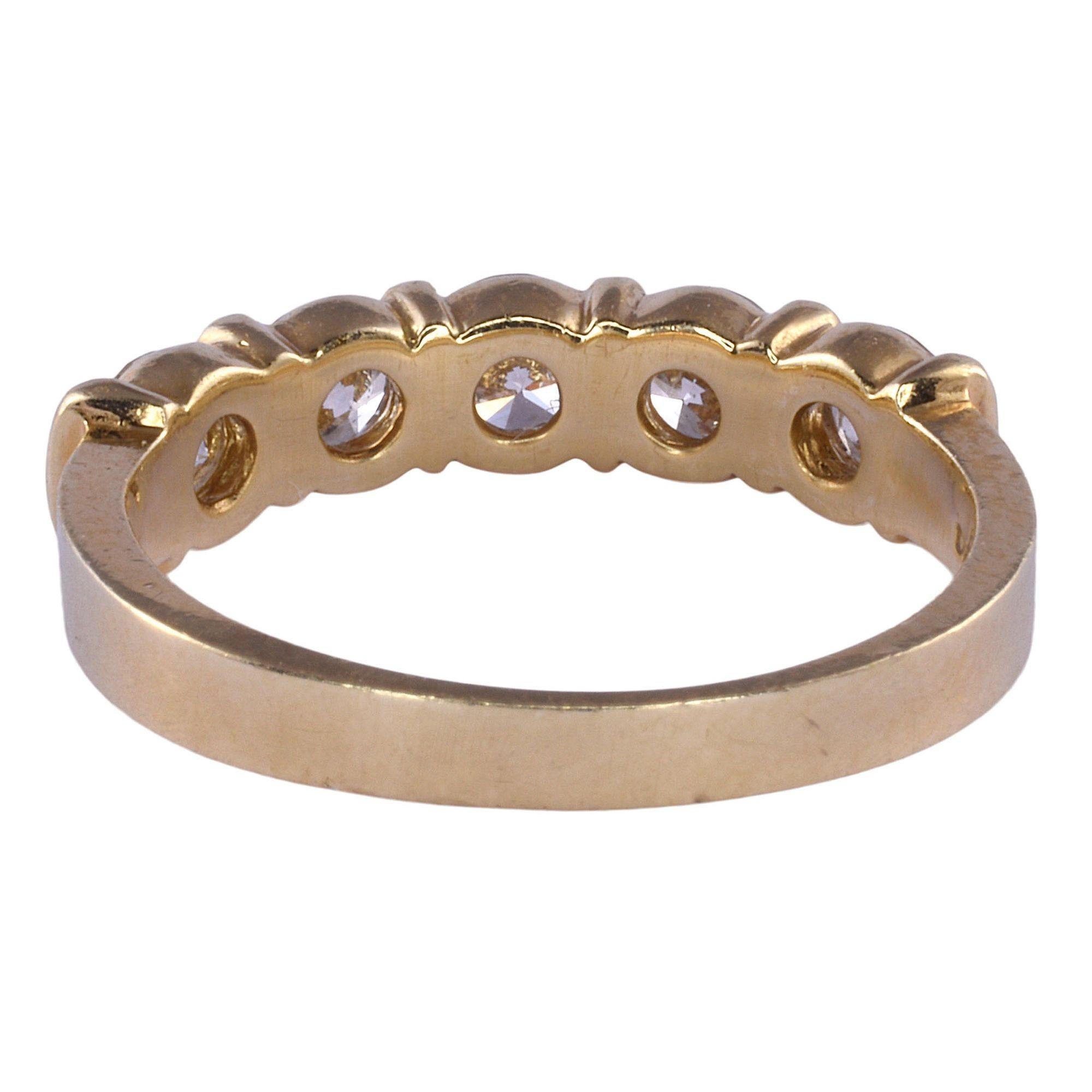 Round Cut Five Diamond 18K Gold Band For Sale