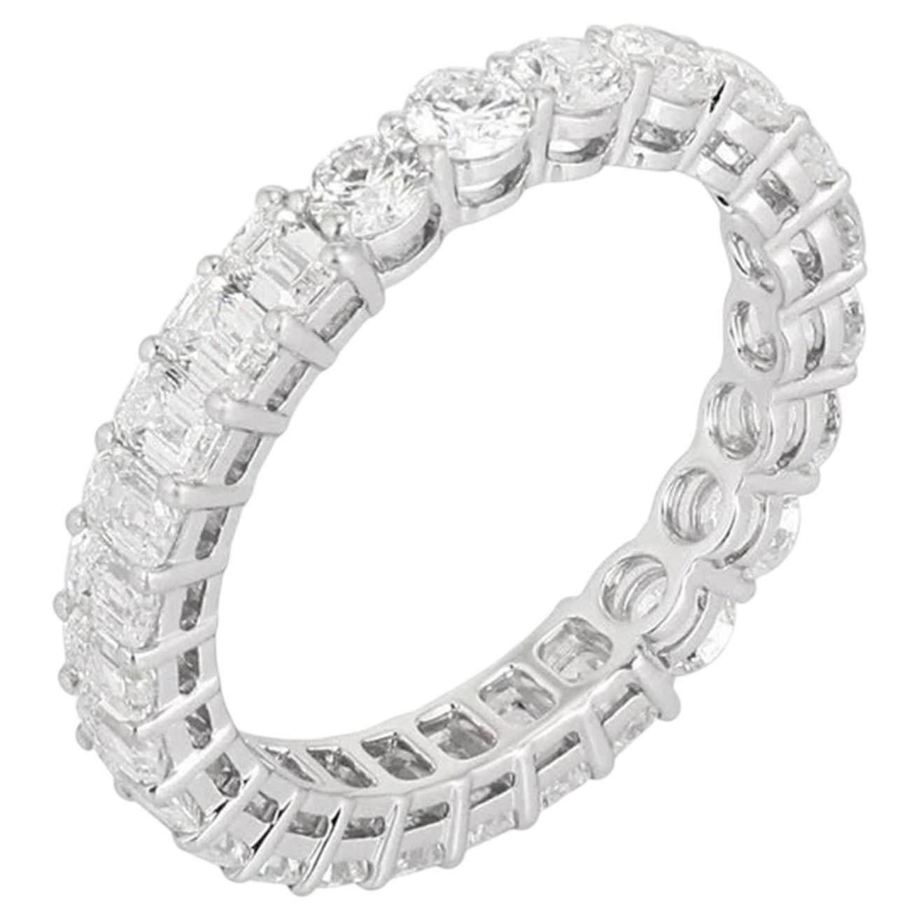 En vente :  Bague « Eternity » à cinq diamants de 1,80 ct en or blanc 14 carats