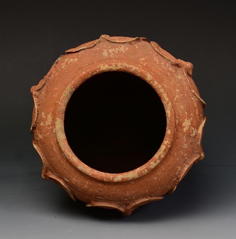Fünf Dynastie- Lotusgefäß, antikes chinesisches Keramikgefäß im Angebot 12