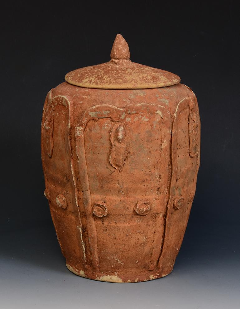 Five Dynasties, Antique Chinese Pottery Lotus Jar For Sale 4