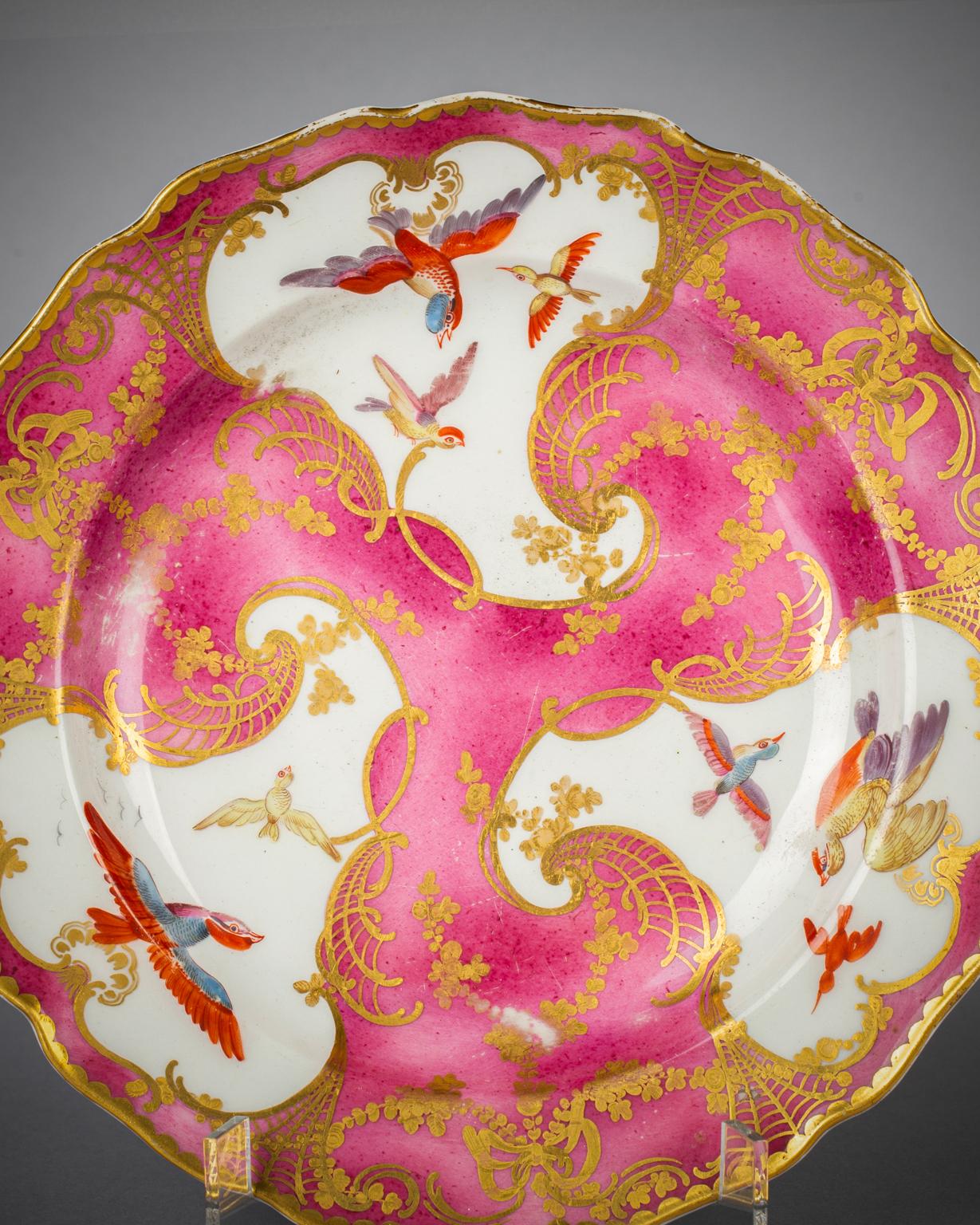 Five English Porcelain Claret Ground Plate, Chelsea, circa 1765 For Sale 2
