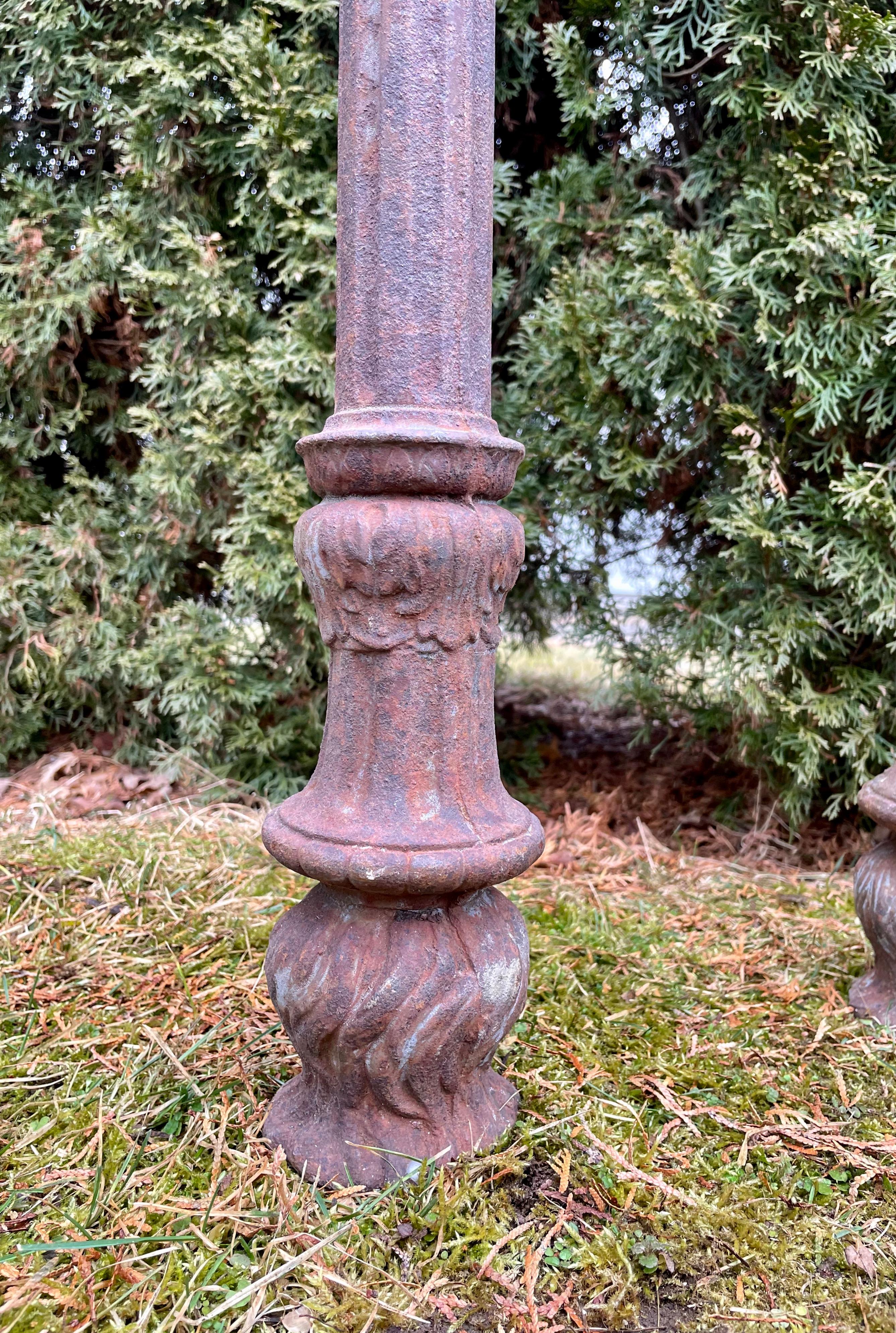 Five French Cast Iron Bollards with Elaborate Original Chain and Rosettes For Sale 2