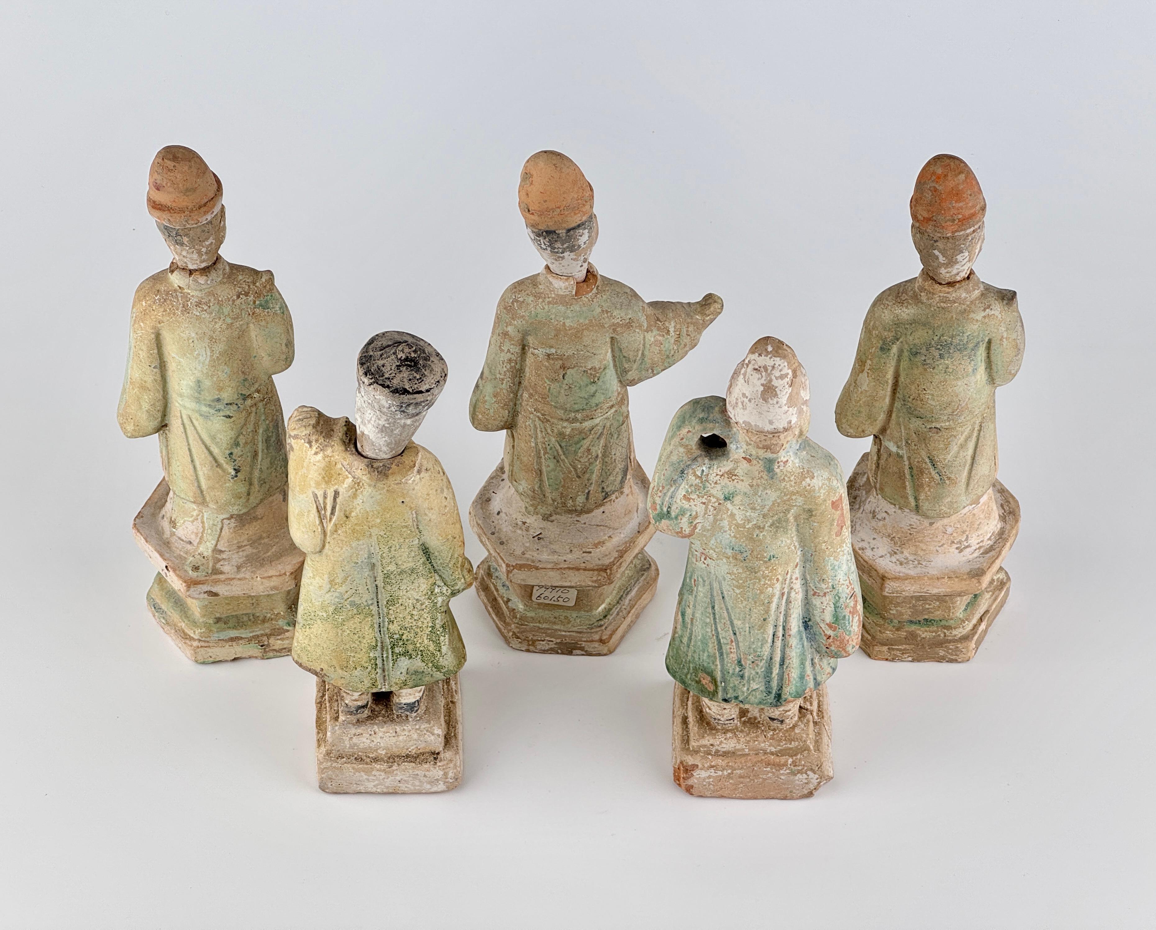 Five Green Glazed Pottery Attendant Figures, Ming Dynasty(1368-1644) For Sale 5