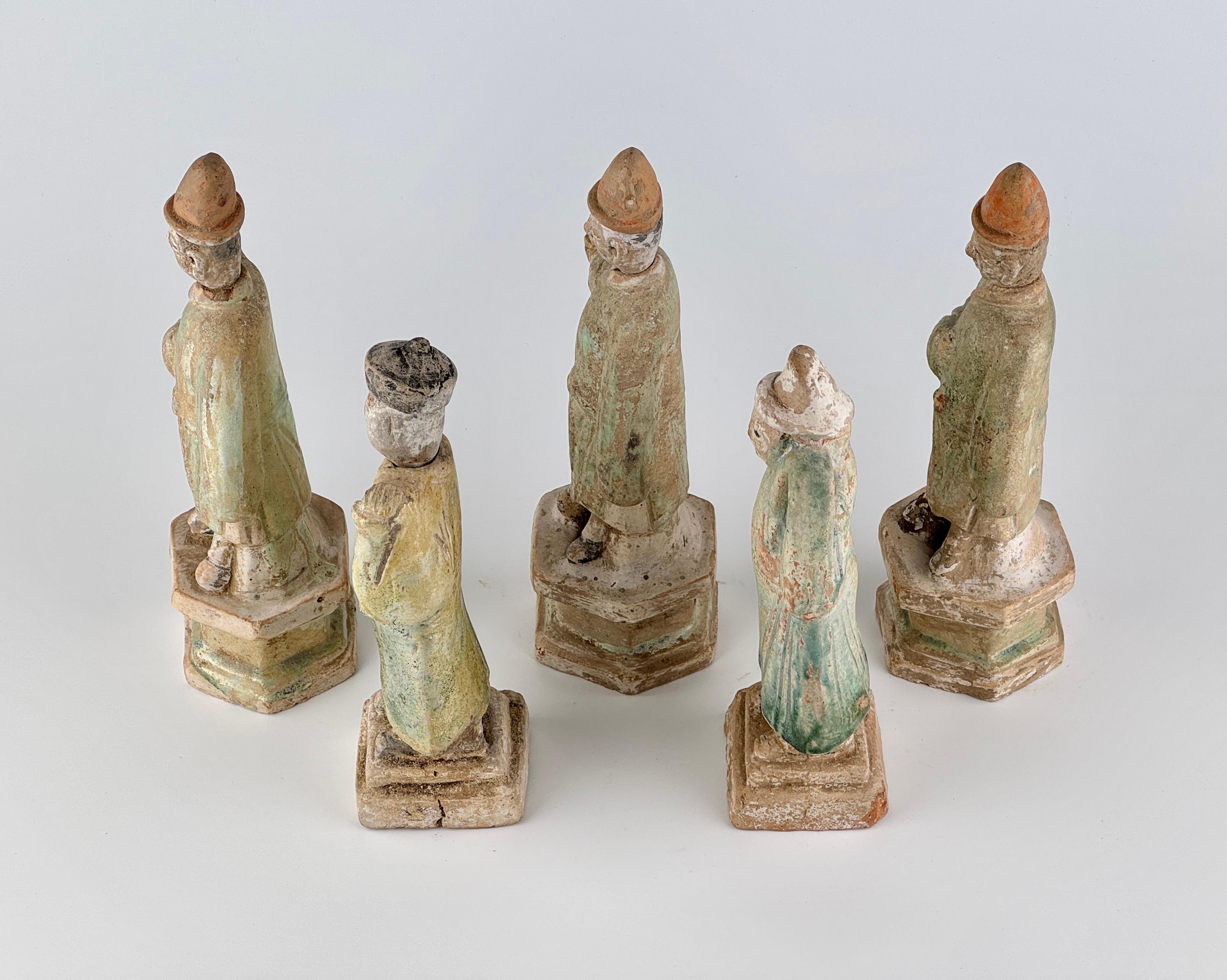 Five Green Glazed Pottery Attendant Figures, Ming Dynasty(1368-1644) For Sale 6