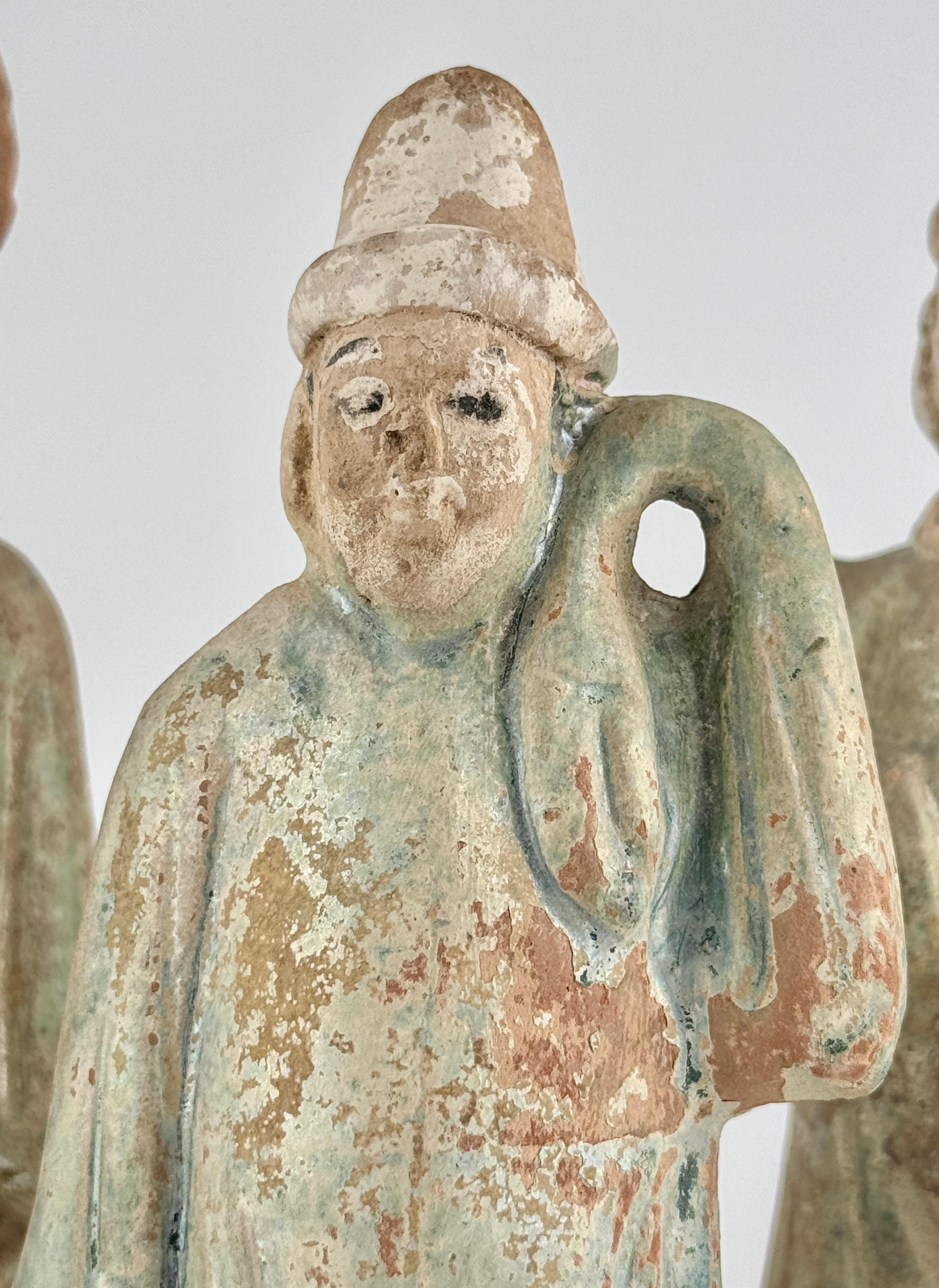 Five Green Glazed Pottery Attendant Figures, Ming Dynasty(1368-1644) For Sale 7
