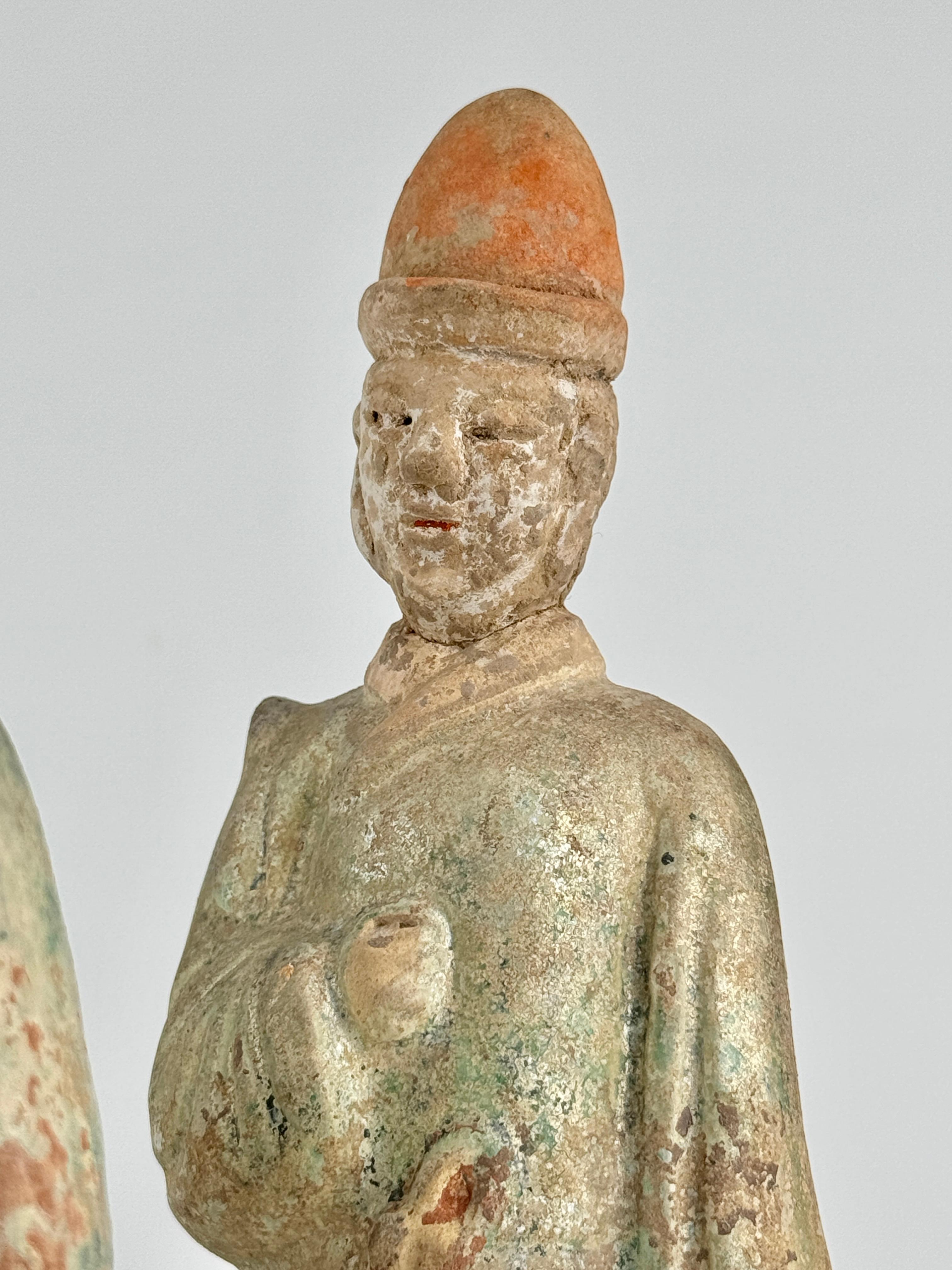Five Green Glazed Pottery Attendant Figures, Ming Dynasty(1368-1644) For Sale 2