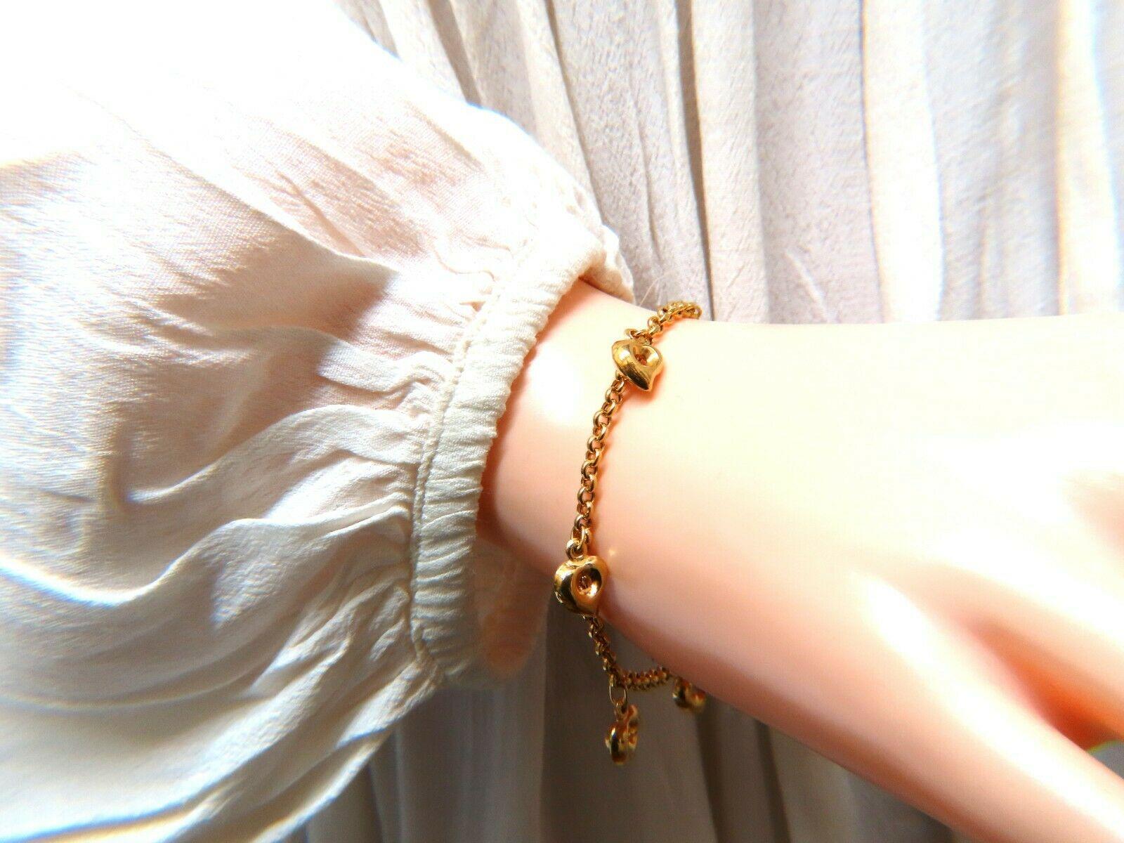 Five Heart Charm Link Bracelet 14 Karat Gold In New Condition For Sale In New York, NY