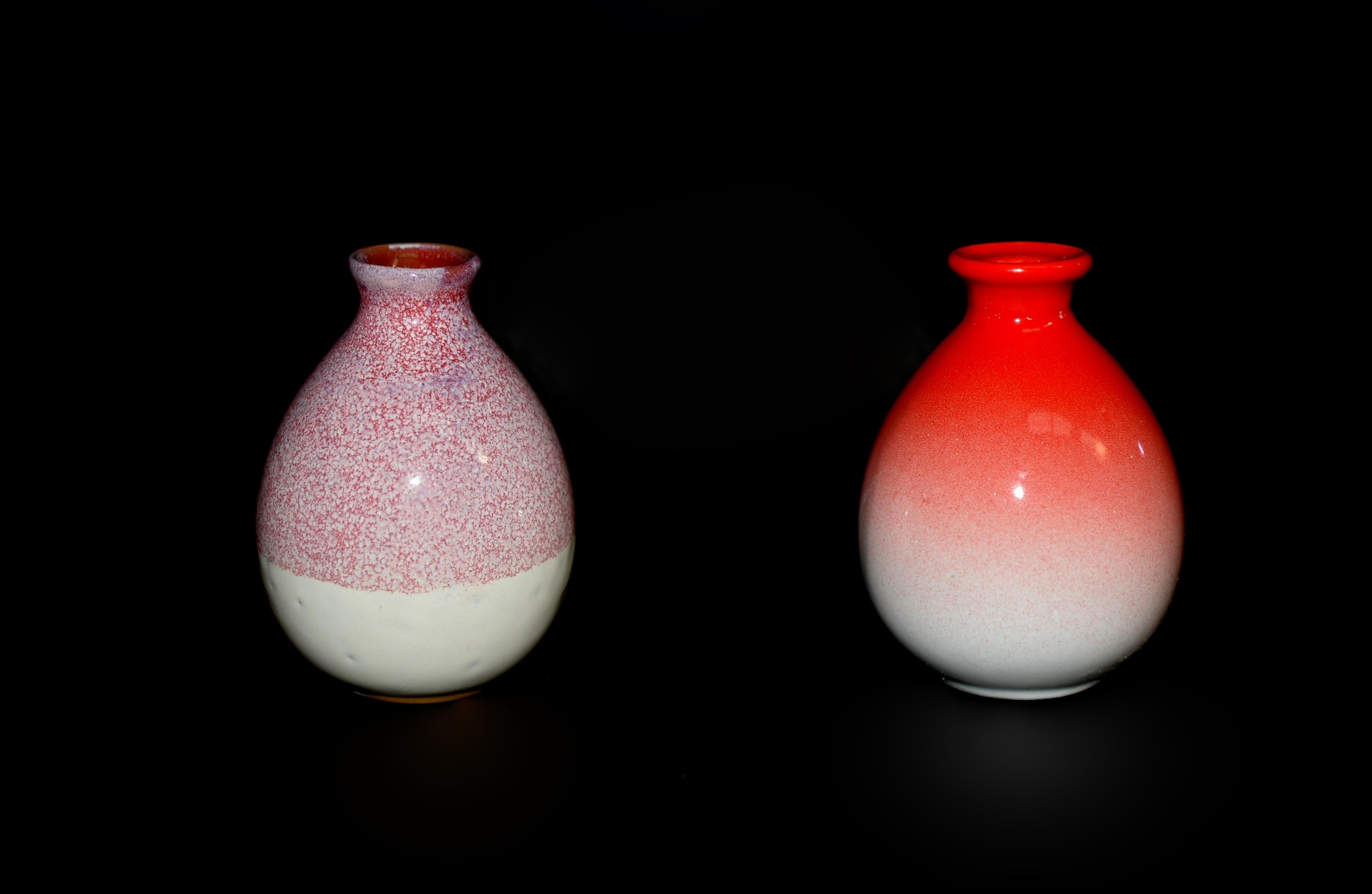 Giapponese Cinque bottiglie di vino in ceramica giapponese Jian Vases Red Gradient in vendita