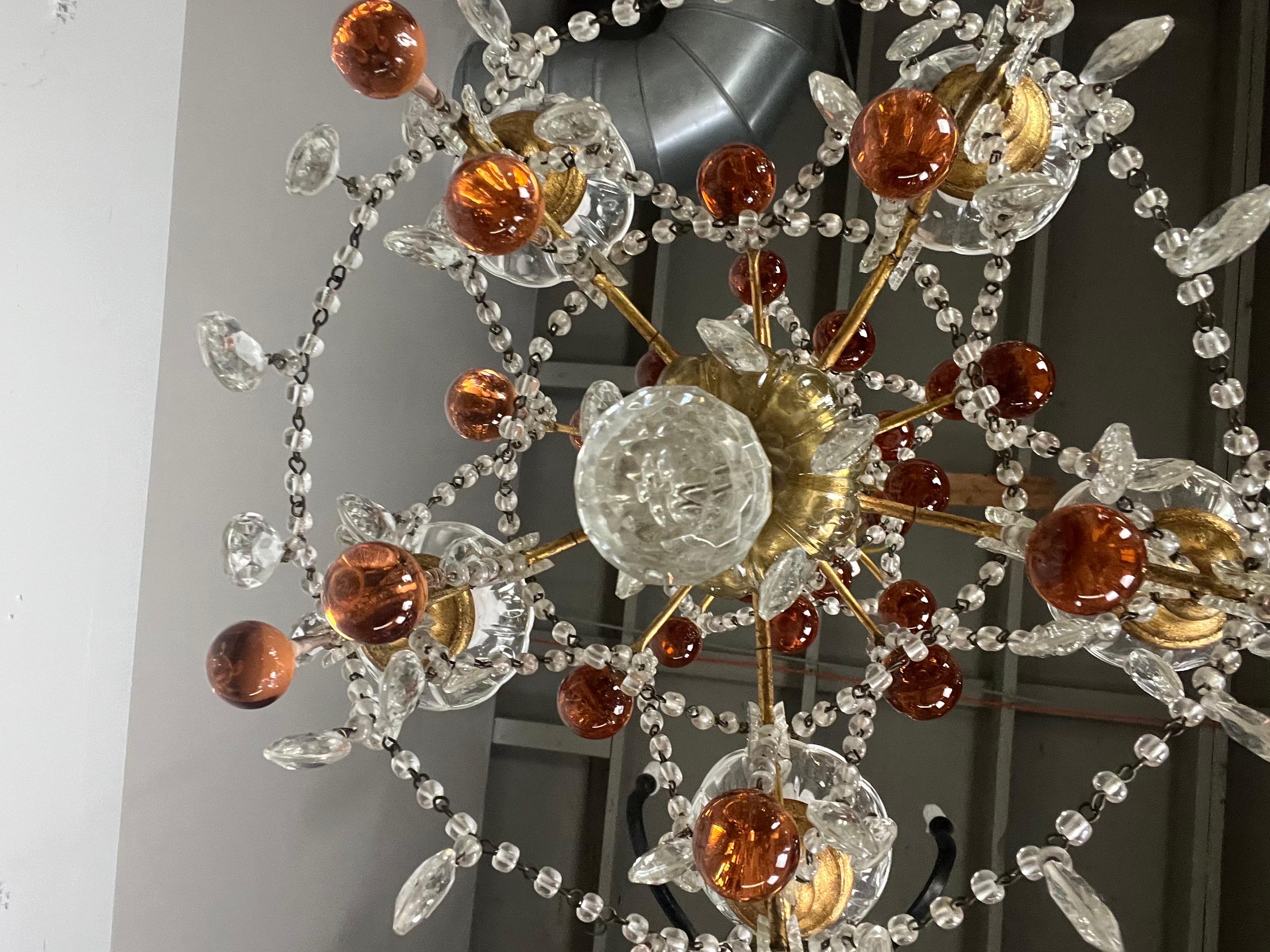Araña de cinco luces de cuentas de cristal ámbar C. 1930 Vidrio en venta