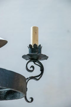 Lustre en fer forgé à cinq lumières