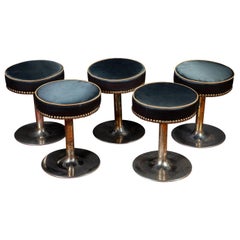 Cinq tabourets Johansson Design Midcentury en chrome et laiton