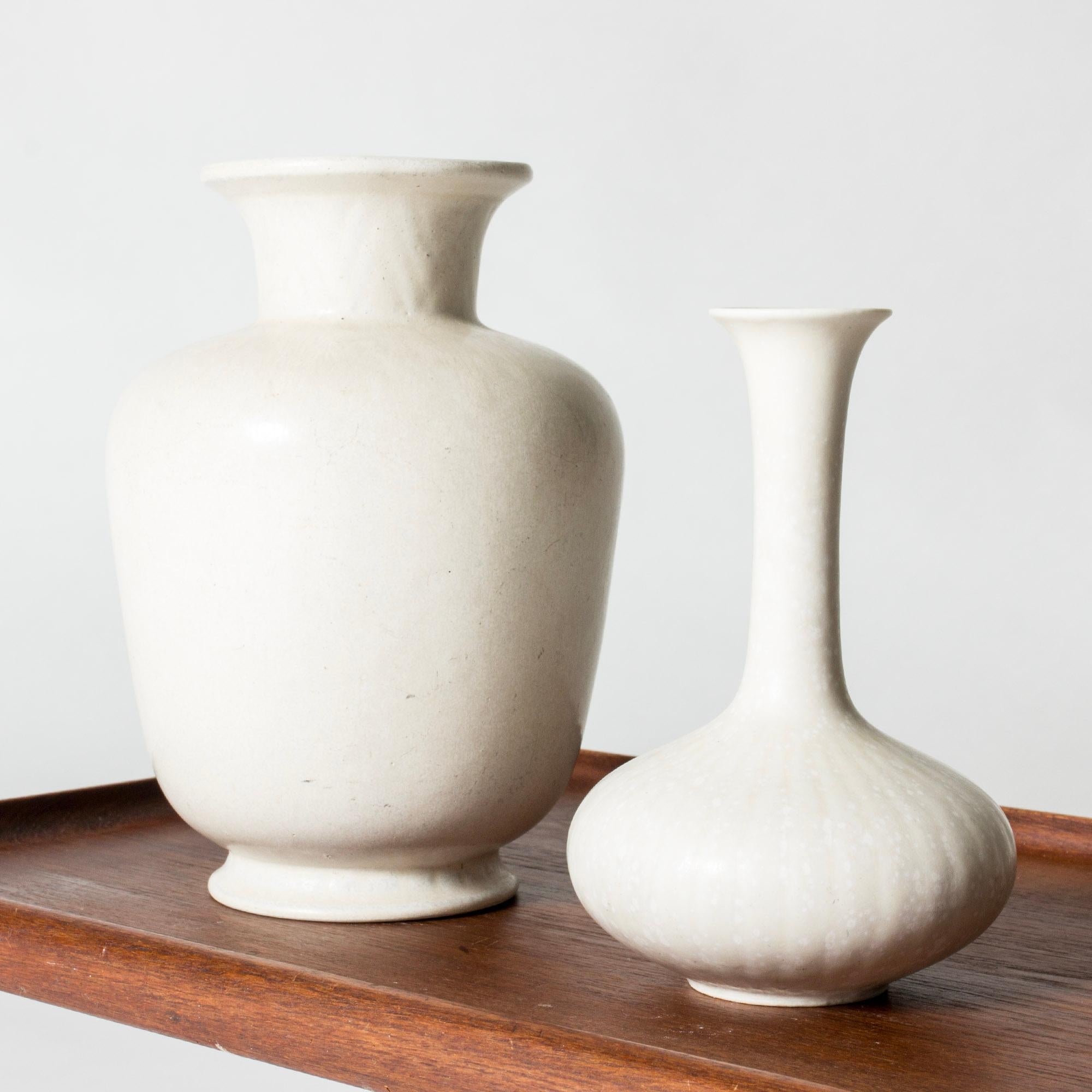 Five Modernist Stoneware Vases by Gunnar Nylund for Rörstrand, Sweden, 1940s In Good Condition For Sale In Stockholm, SE