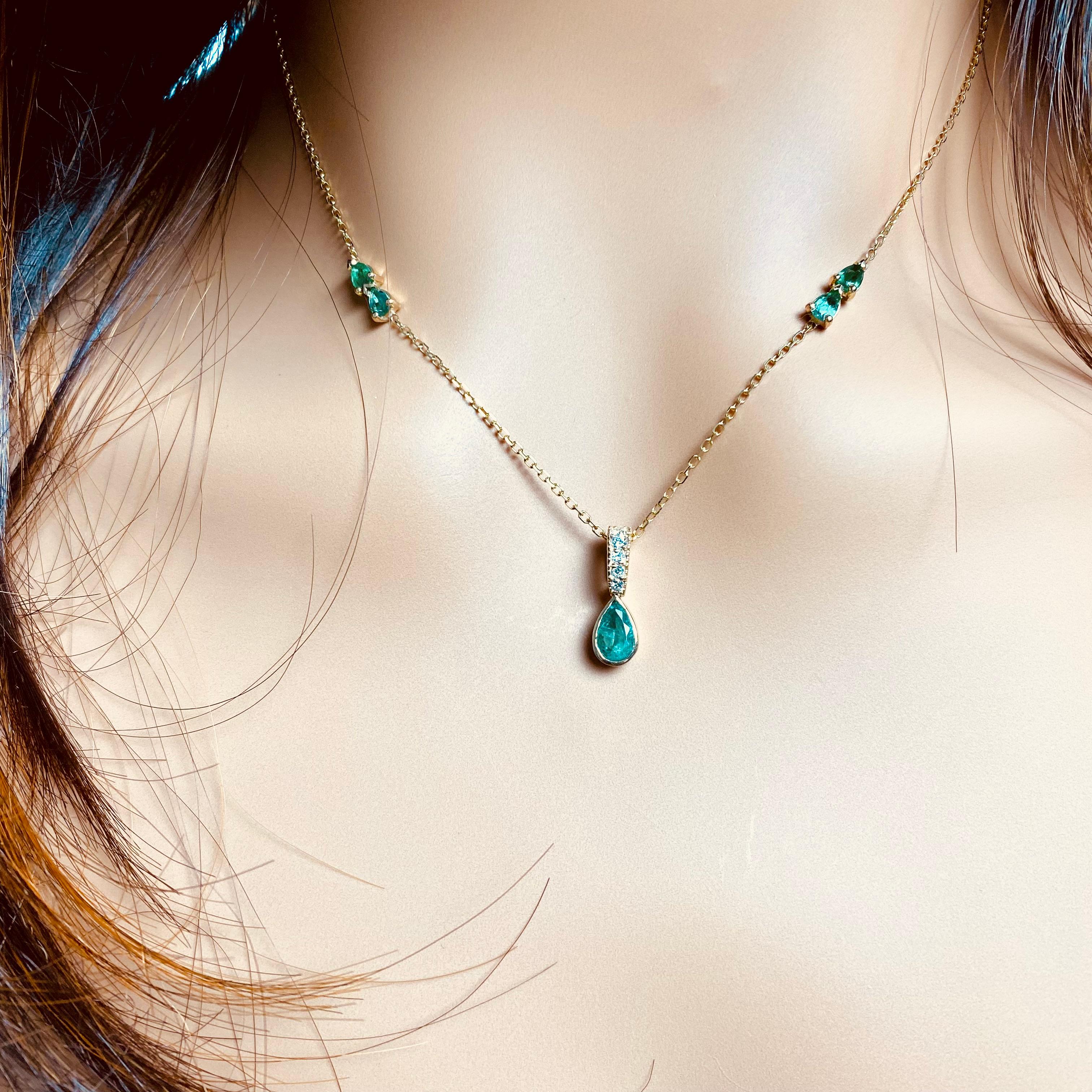 Five Pear Emeralds Diamond 1.35 Carat Bezel Set on 14 Karat Yellow Gold Necklace 2