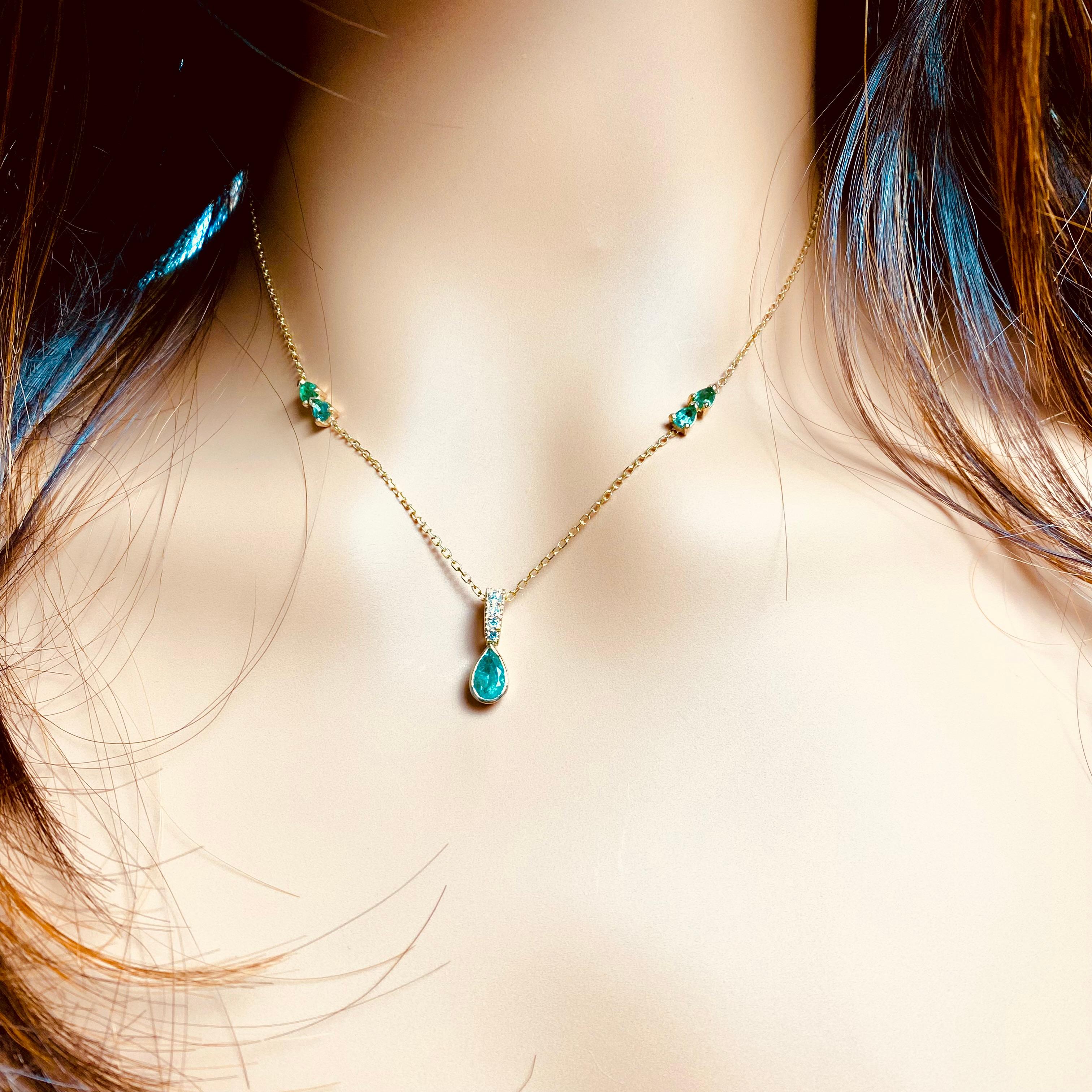 Five Pear Emeralds Diamond 1.35 Carat Bezel Set on 14 Karat Yellow Gold Necklace 3