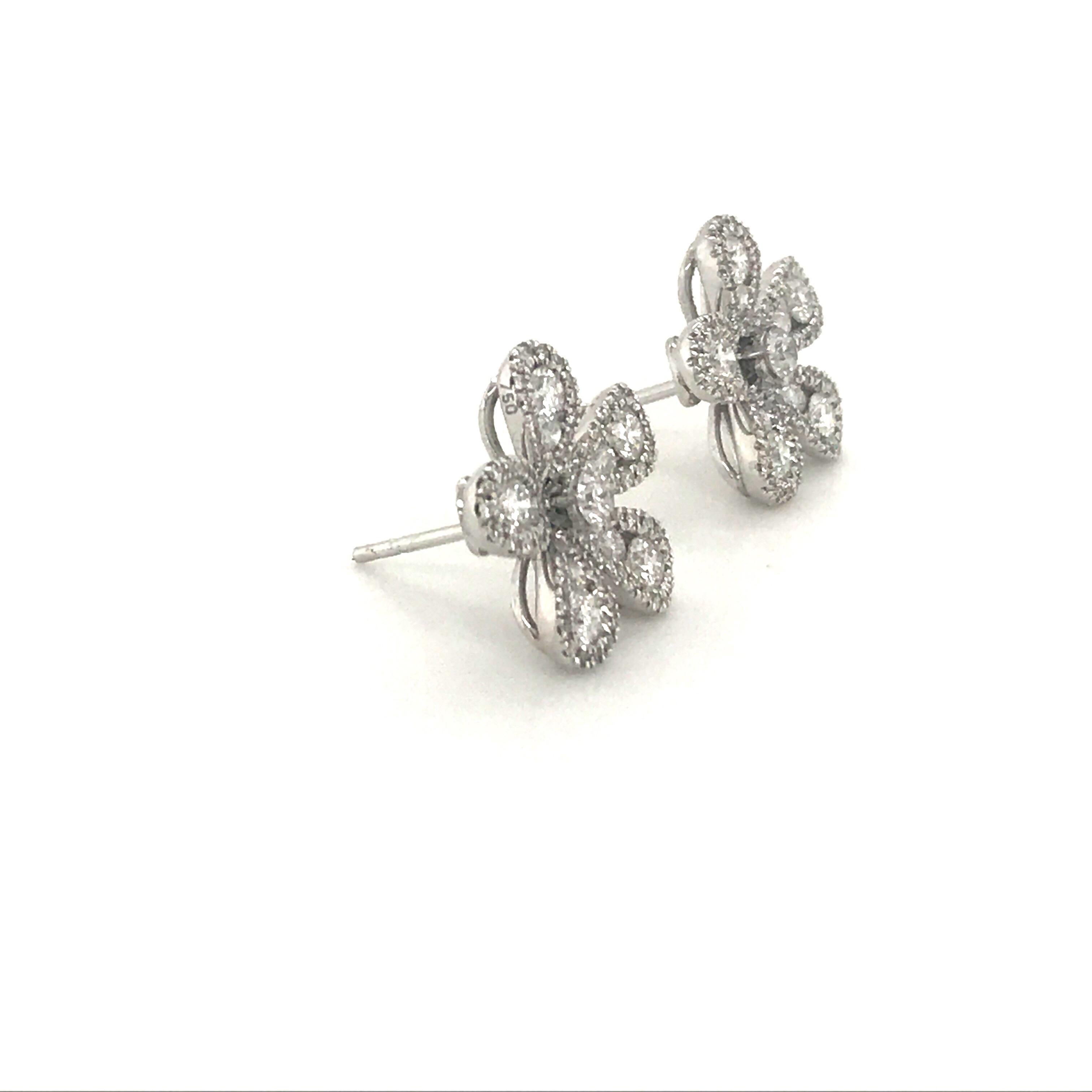 Contemporary Five-Petal Diamond Flower Stud Earrings 1.36 Carat 18 Karat White Gold For Sale