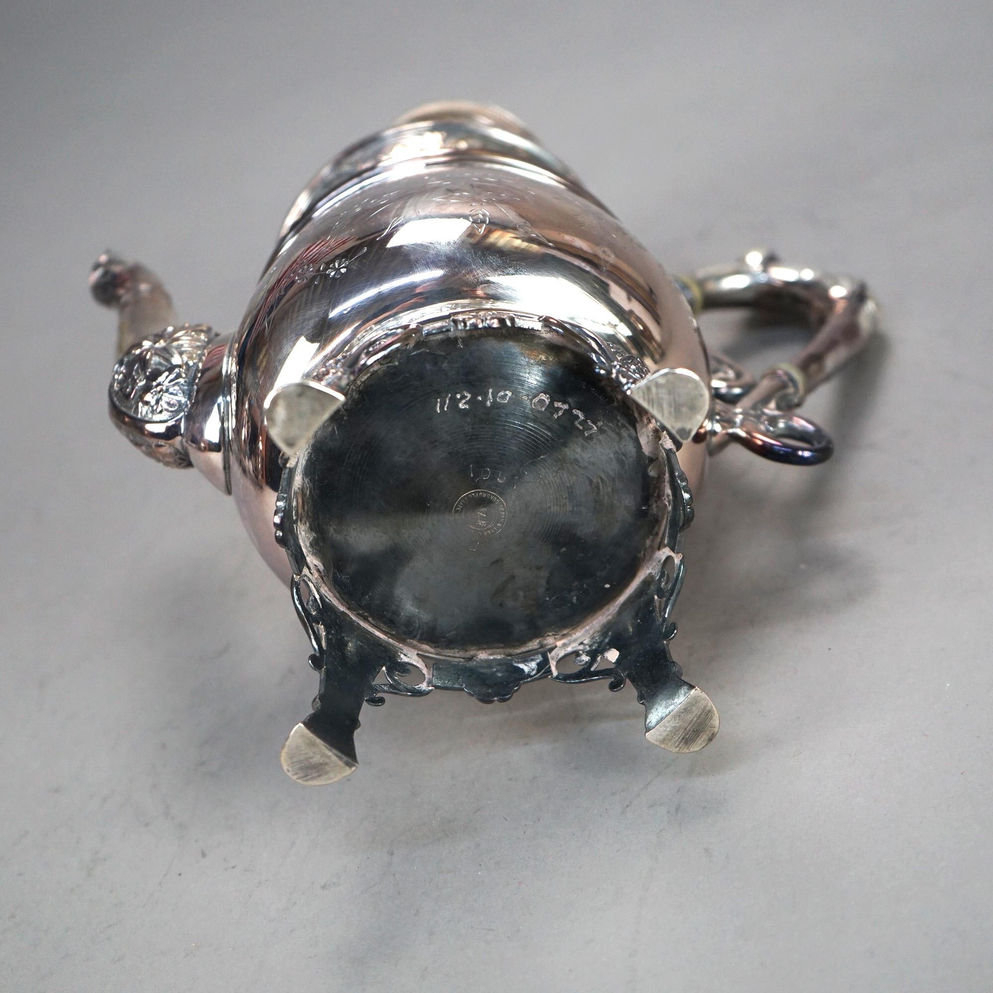 Set da tè antico a cinque pezzi con piedi a zampa d'asino e placcati in argento C1890 In condizioni buone in vendita a Big Flats, NY
