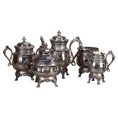 Juego de té antiguo de cinco piezas bañado en plata C1890