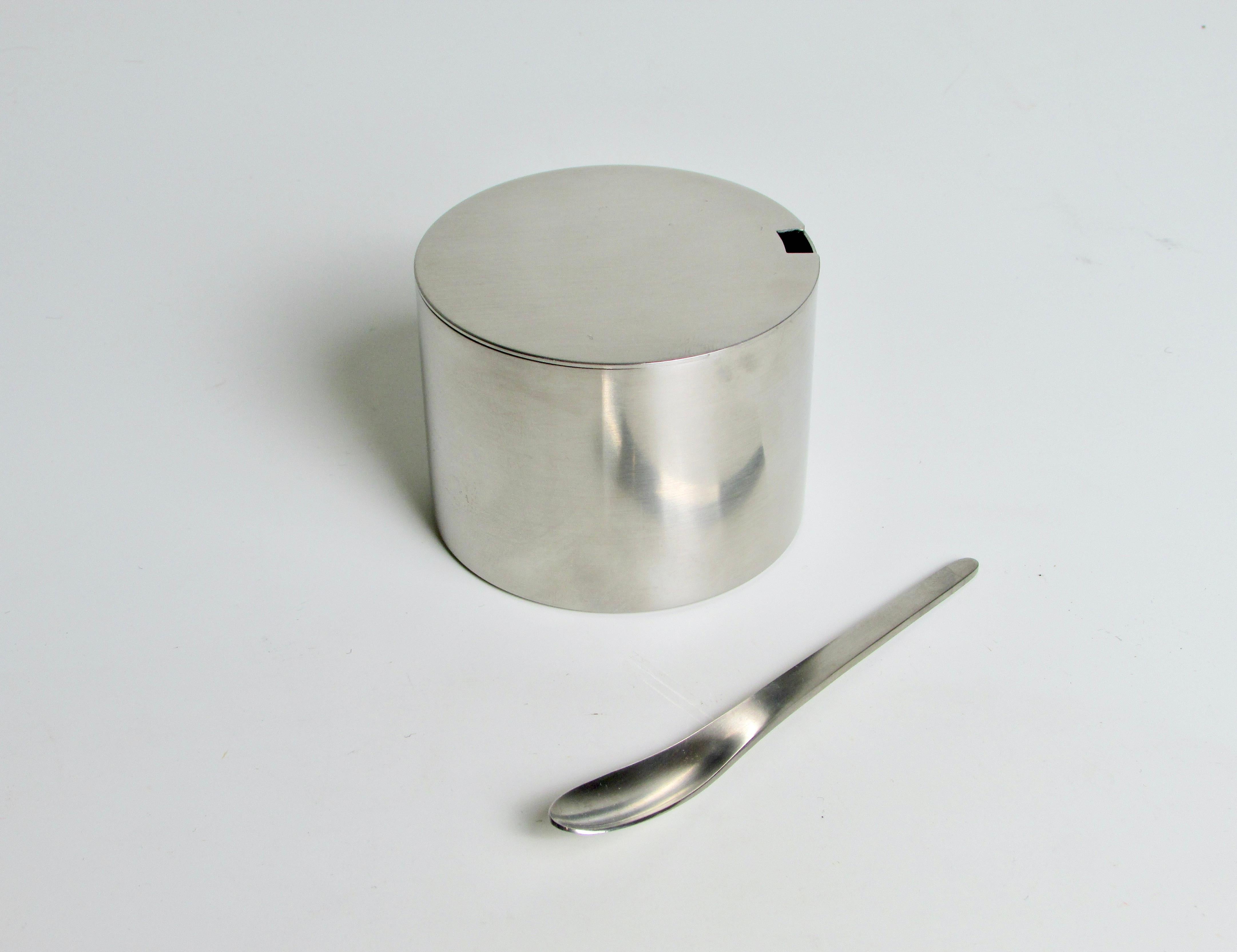 Five piece Arne Jacobsen Stelton stainless steel modernist tea service For Sale 6
