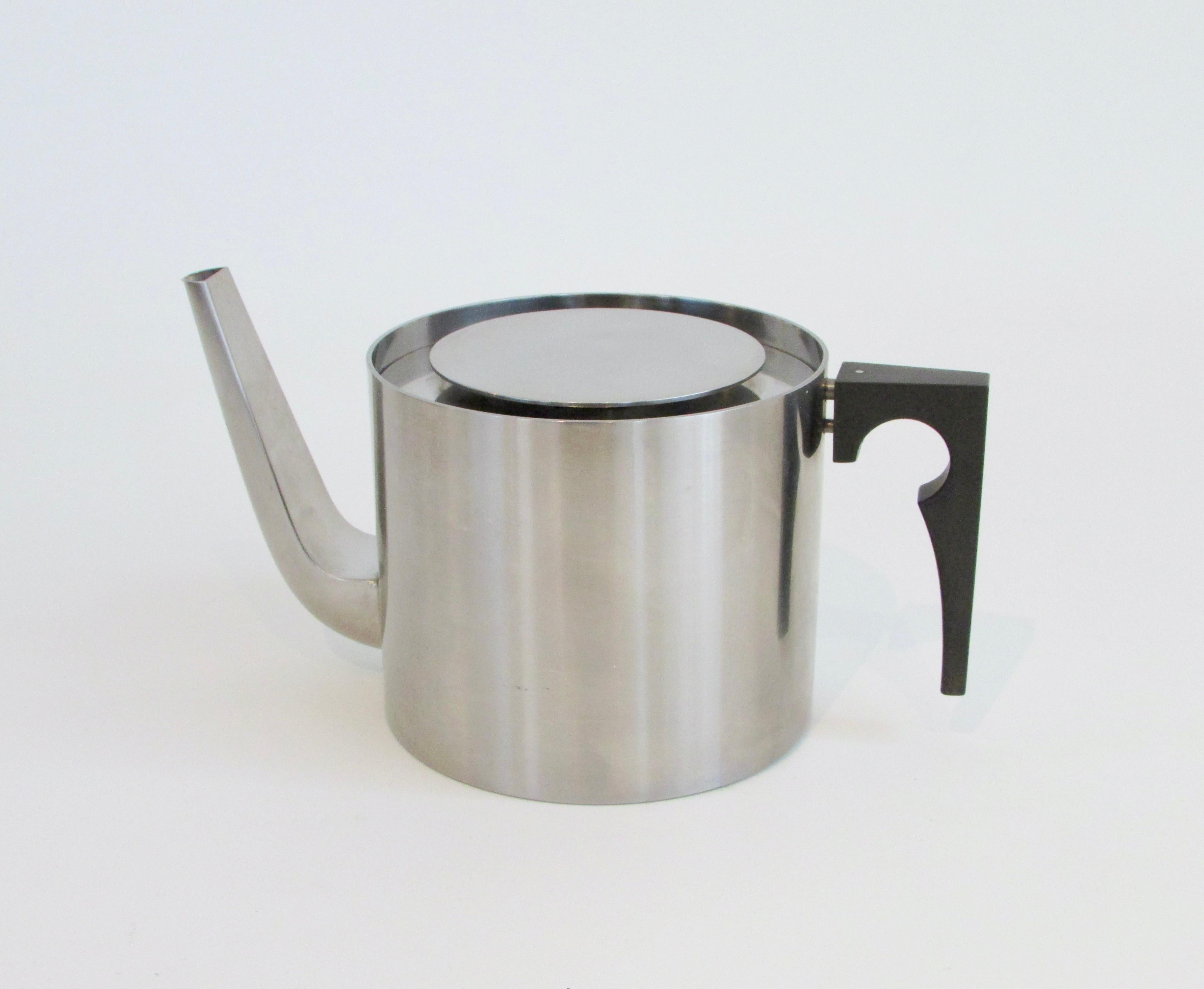 Five piece Arne Jacobsen Stelton stainless steel modernist tea service For Sale 8