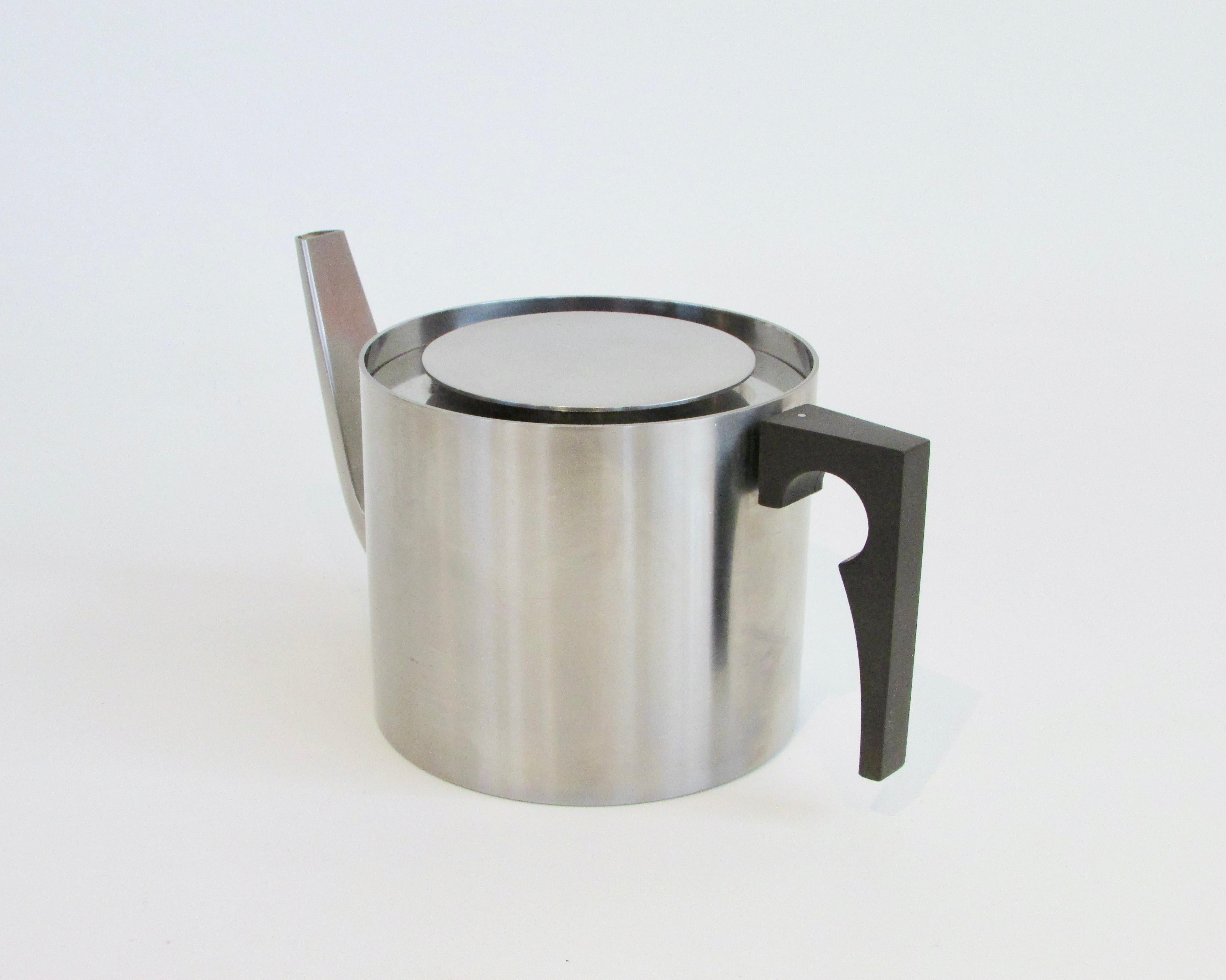Five piece Arne Jacobsen Stelton stainless steel modernist tea service For Sale 9