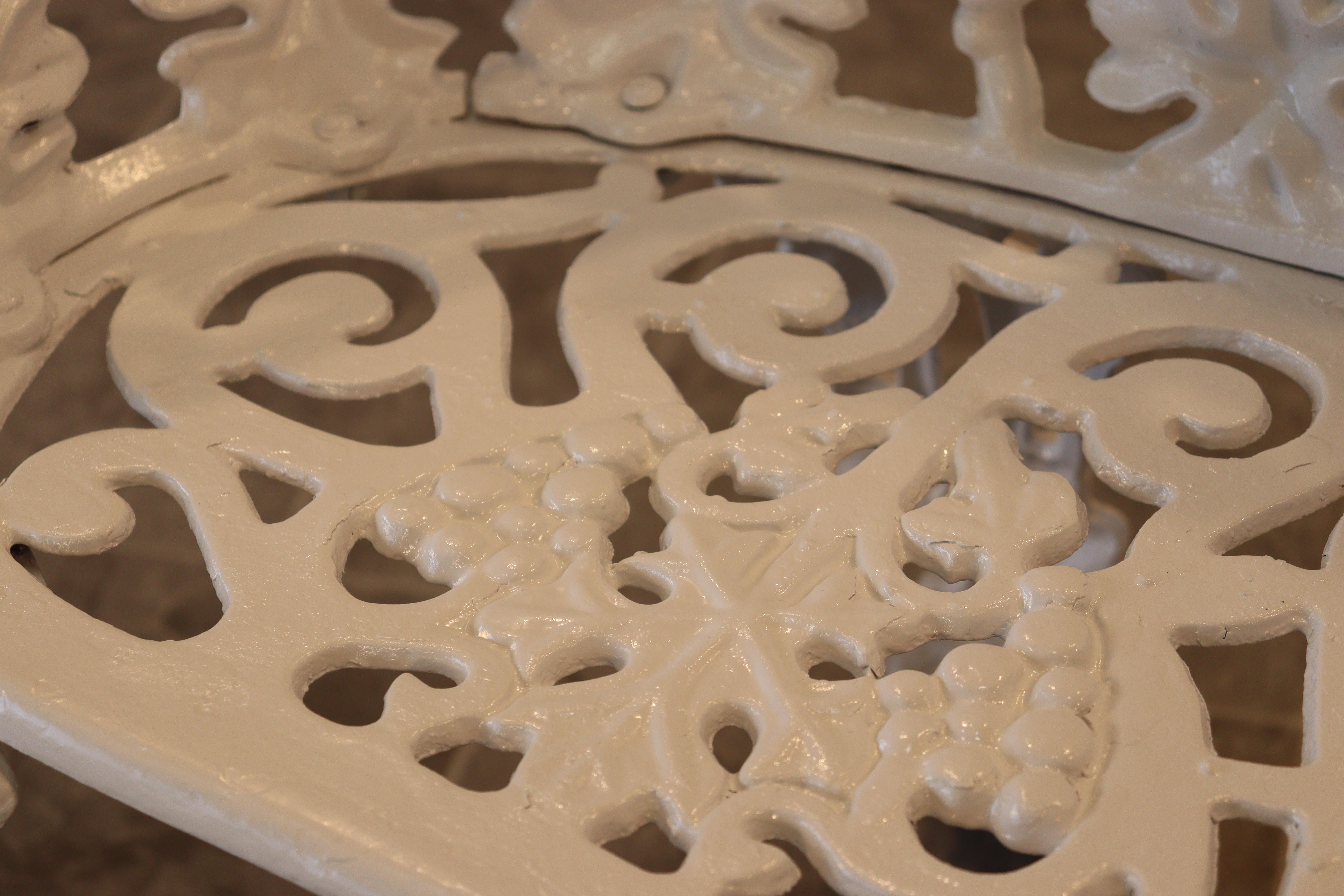 Five piece Ornate Cast Iron Grapevine Garden Set Complete in vendita 3