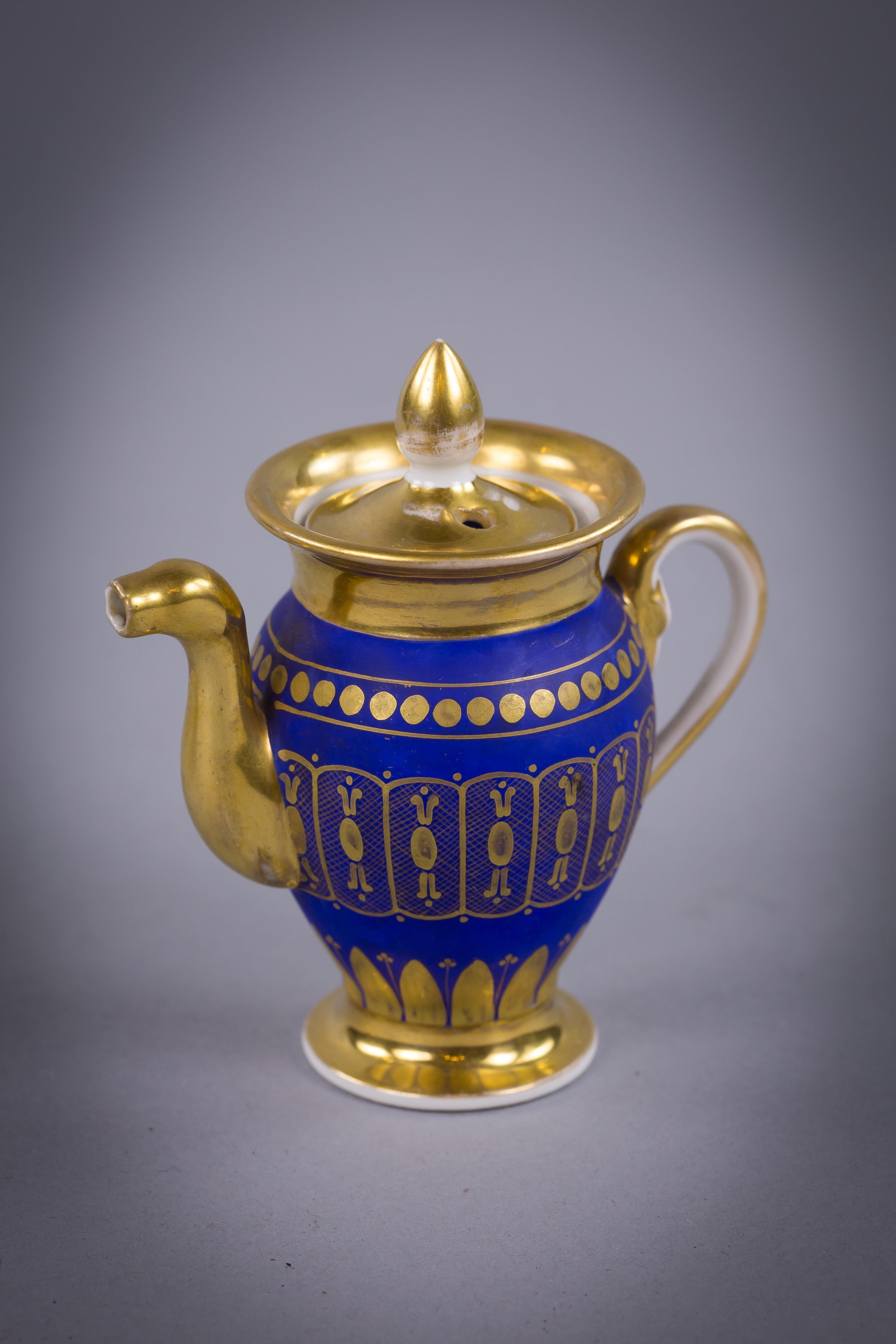 French Five-Piece Paris Porcelain Miniature Tea Set, circa 1820 For Sale