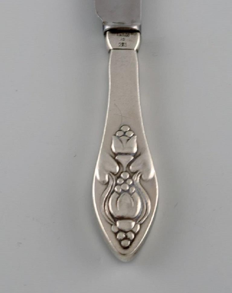 Art Nouveau Five Rare and Antique Georg Jensen Bell Lunch Knives in Sterling Silver For Sale