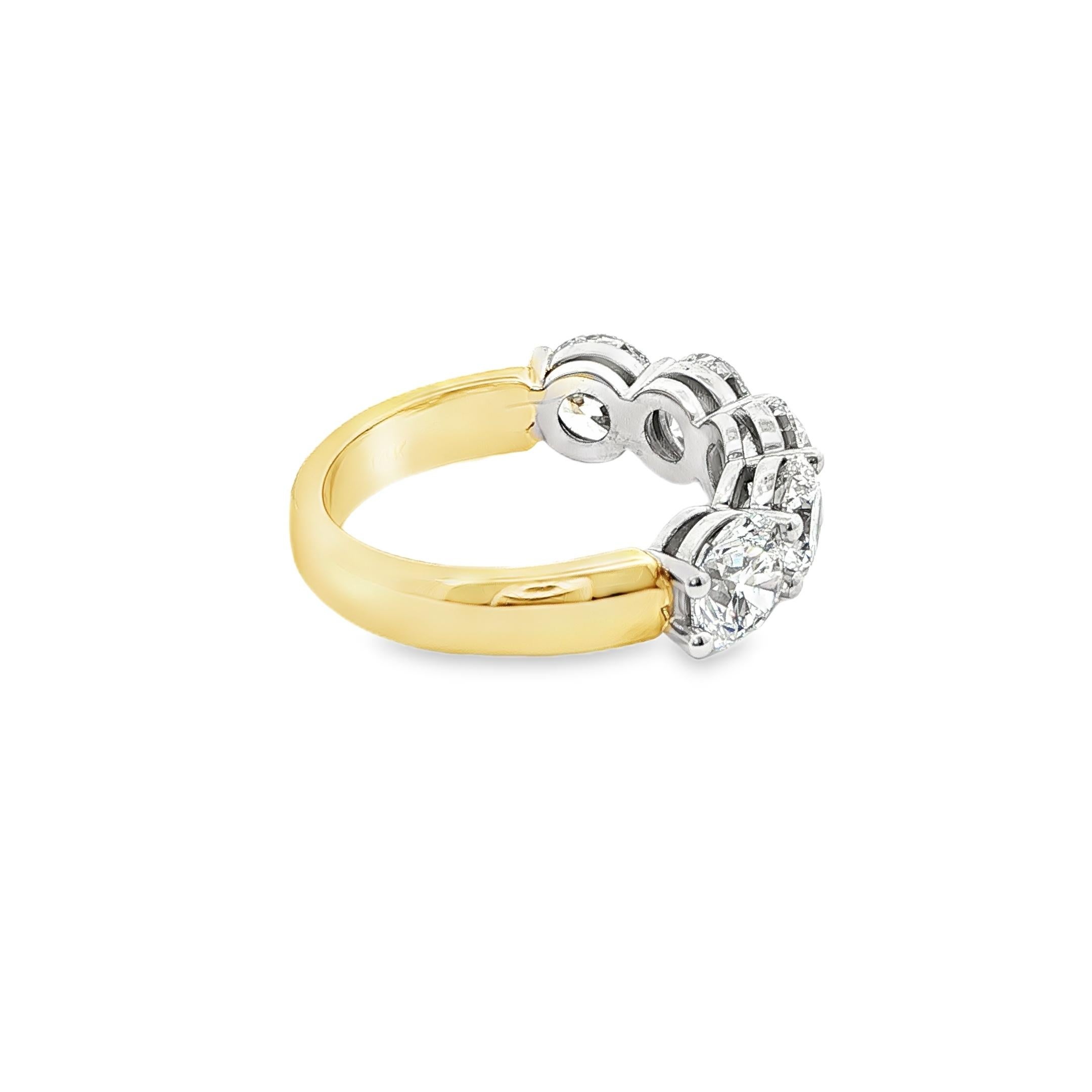 Cinq diamants ronds brillants certifiés GIA en or blanc et jaune 14K Neuf - En vente à San Francisco, CA