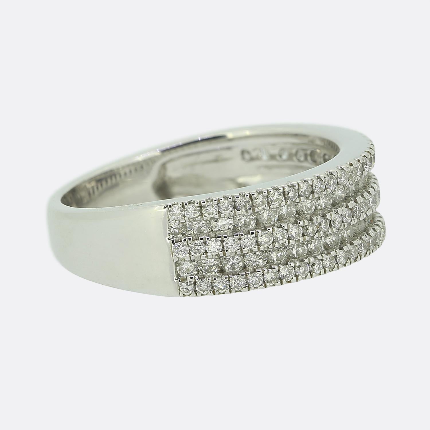Taglio brillante Anello con cinque file di diamanti in vendita