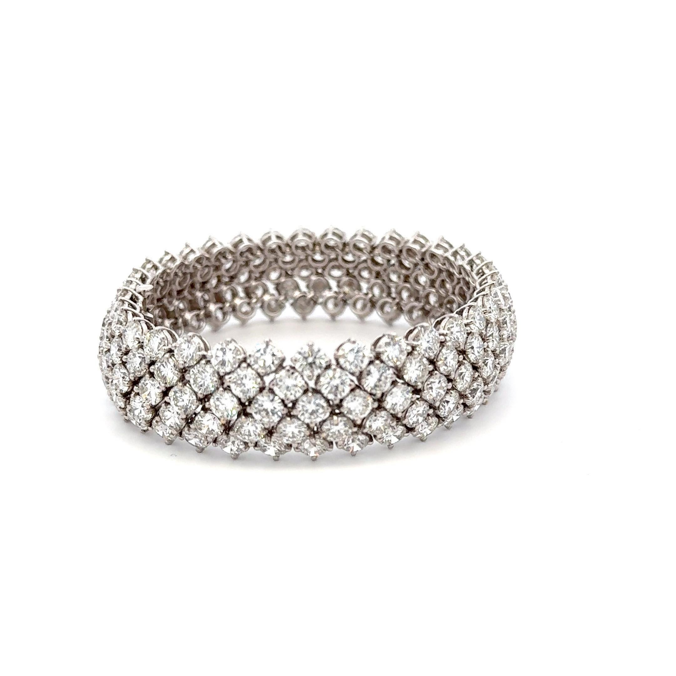 Pulsera brazalete de tenis de cinco filas de diamantes 45 quilates F-G VVS-VS Oro blanco de 18 quilates en venta 6