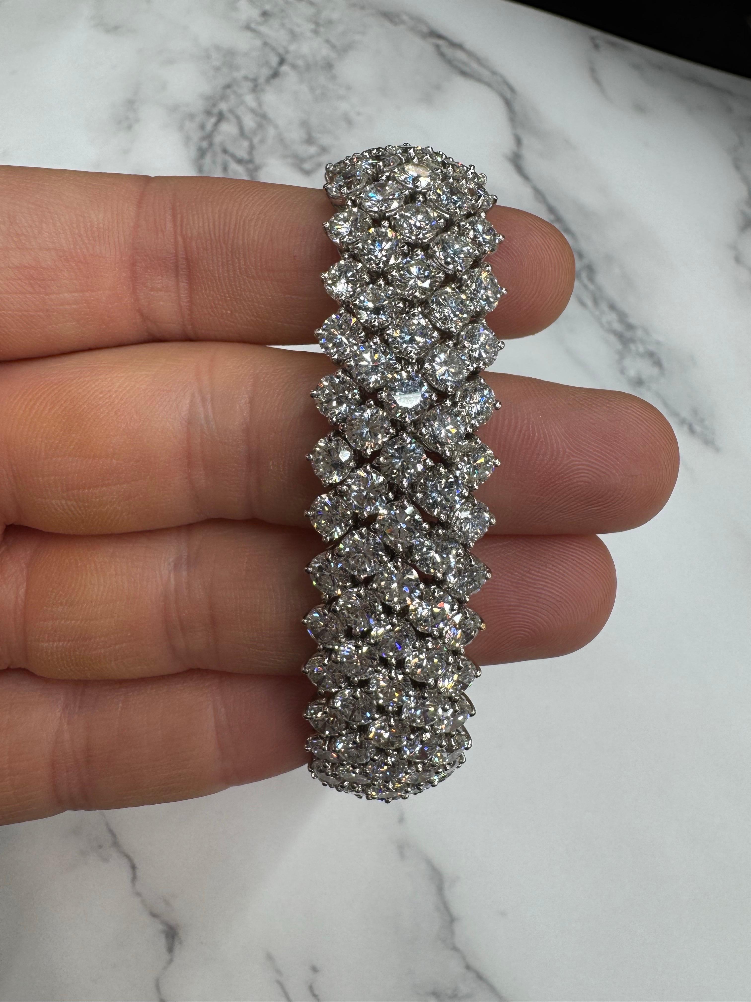 Pulsera brazalete de tenis de cinco filas de diamantes 45 quilates F-G VVS-VS Oro blanco de 18 quilates en venta 2