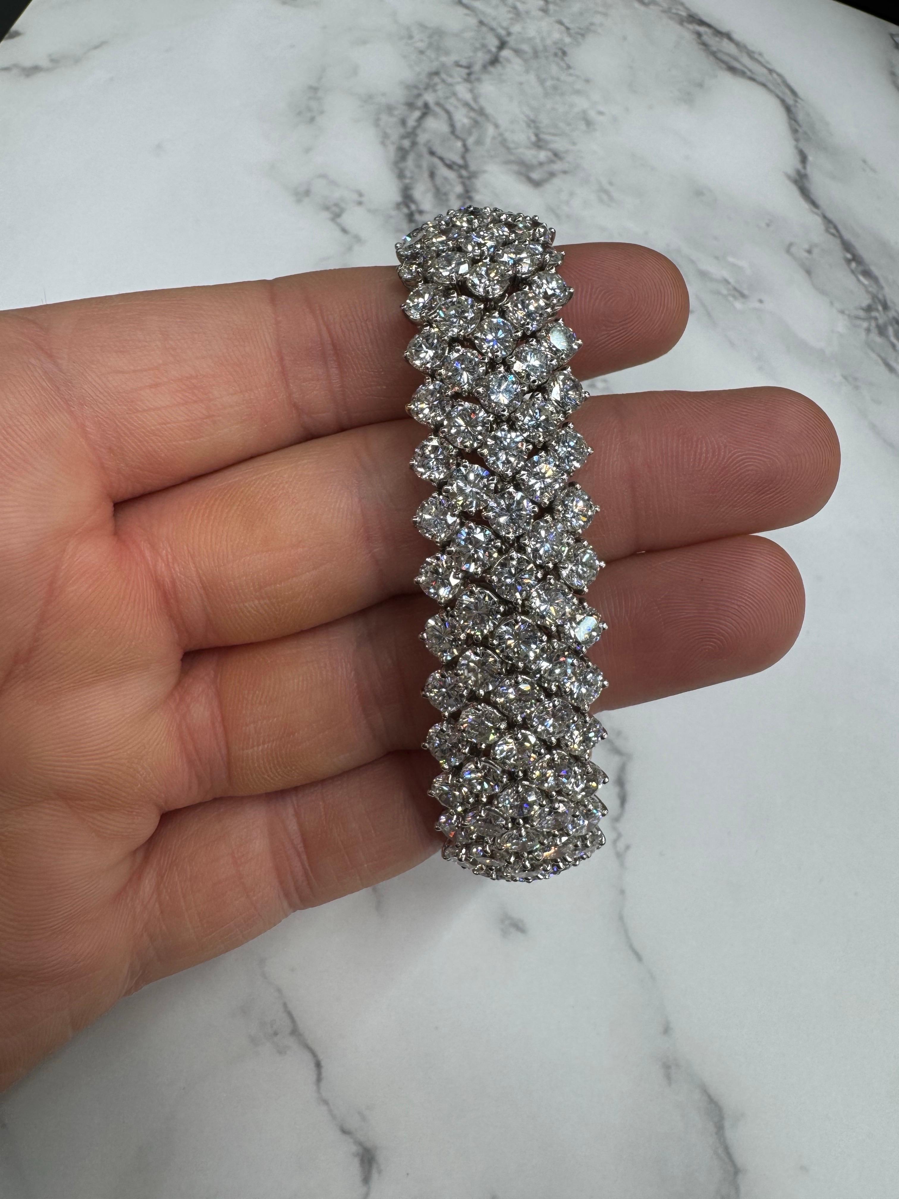 Pulsera brazalete de tenis de cinco filas de diamantes 45 quilates F-G VVS-VS Oro blanco de 18 quilates en venta 3