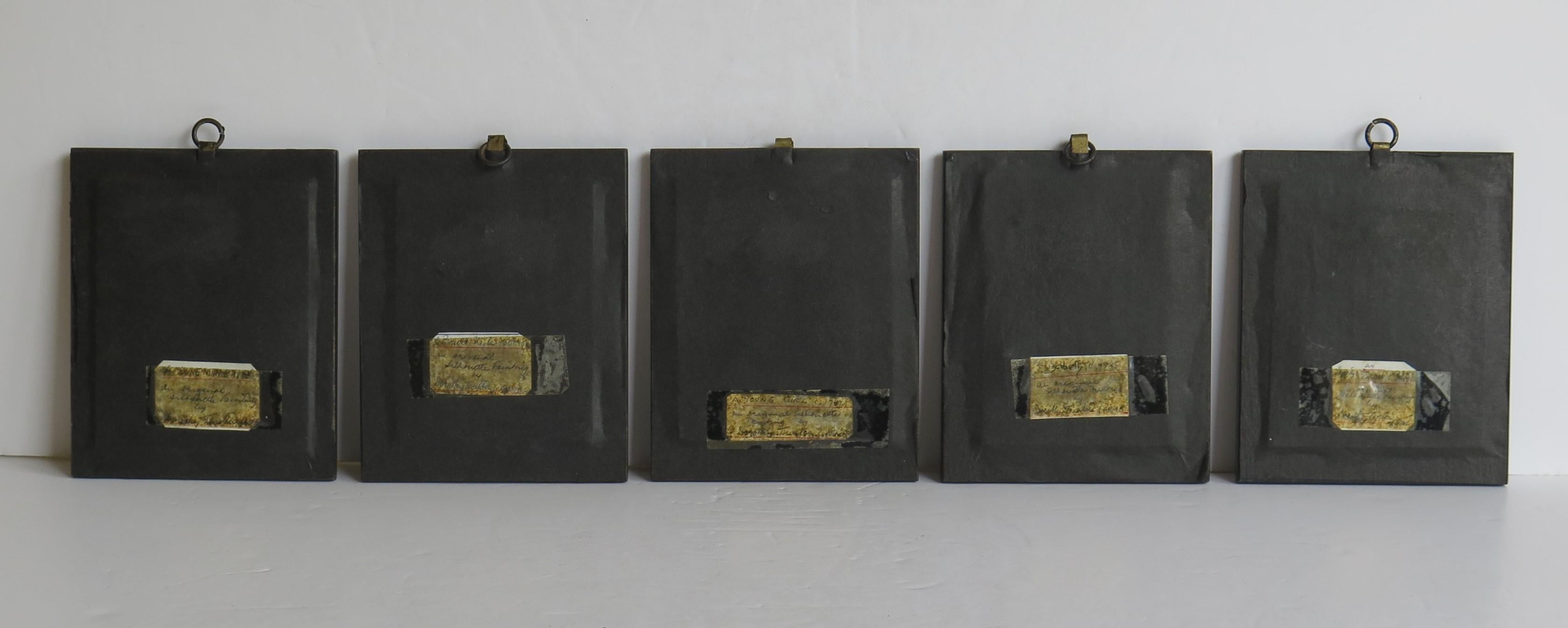 Cinq silhouettes miniatures peintes et monogrammées à la main par Dorothy Turton RMS en vente 10