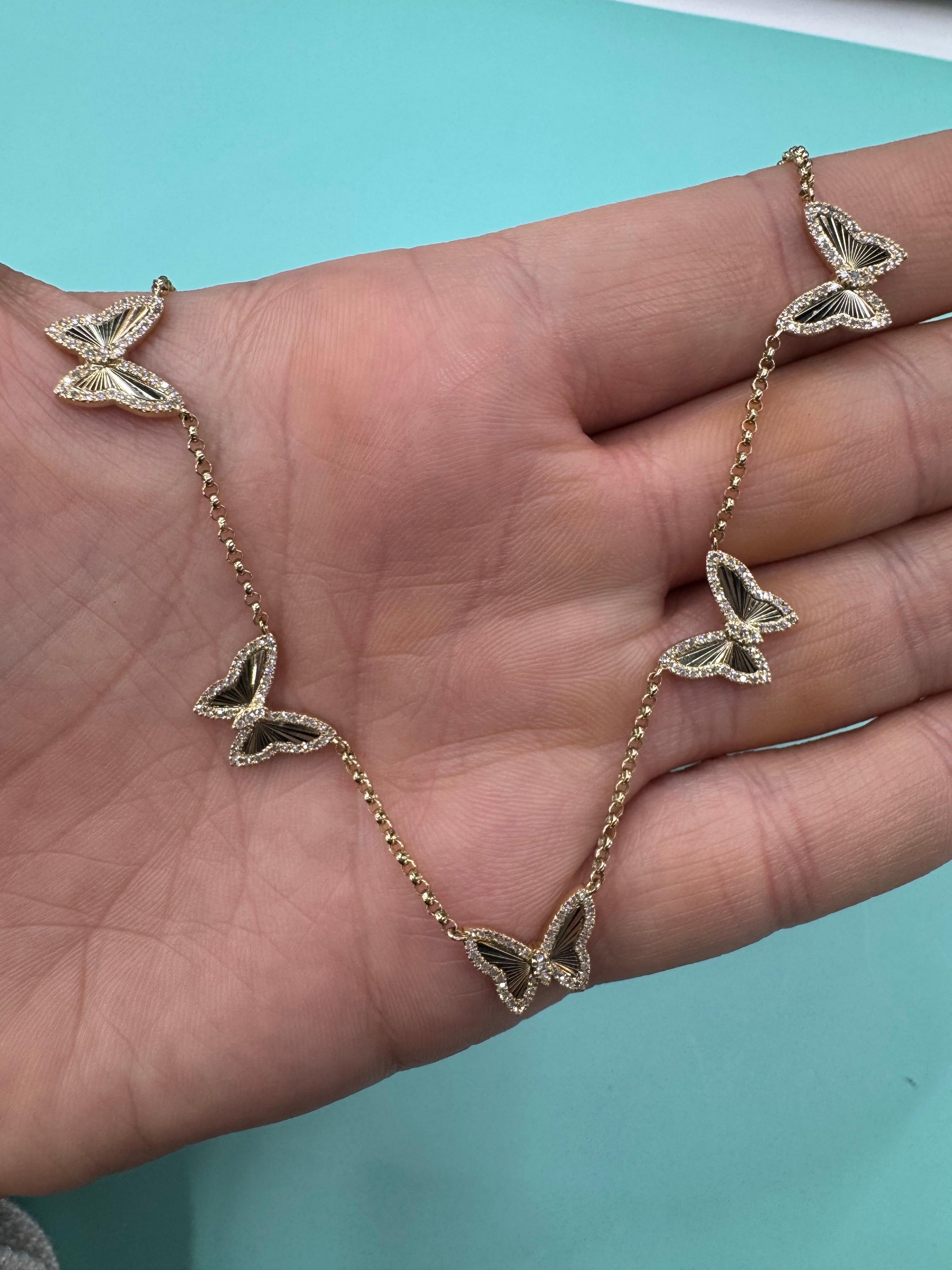 Donna Collana regolabile con cinque stazioni di diamanti scanalati a farfalla 0,49 carati in oro 14KT in vendita