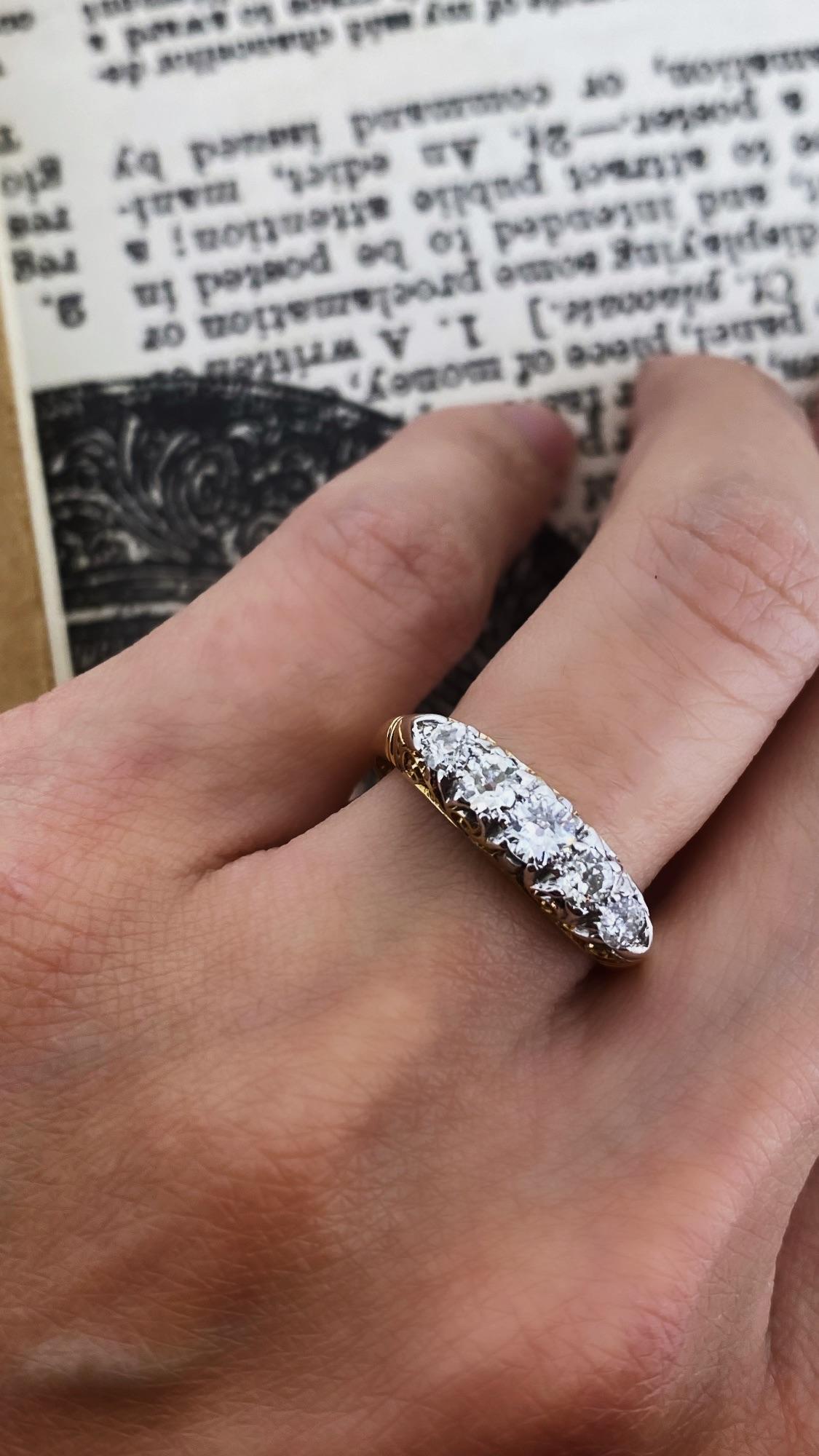 Taille ronde Bague rétro demi-hoop en or jaune 18K et platine avec cinq pierres et un diamant de 0,80ct en vente