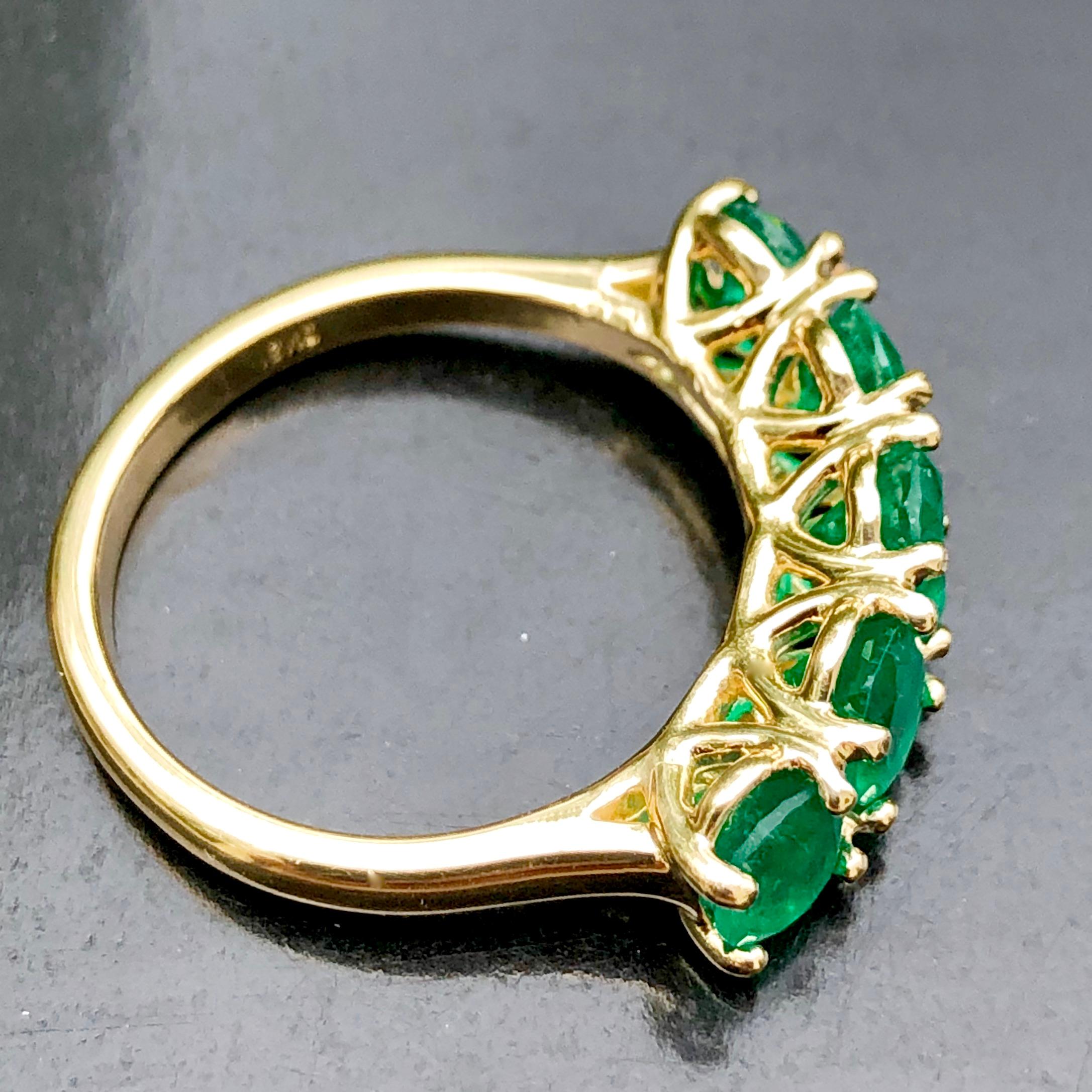 Oval Cut Five-Stone Colombian Natural Emerald 18 Karat Gold Ring For Sale