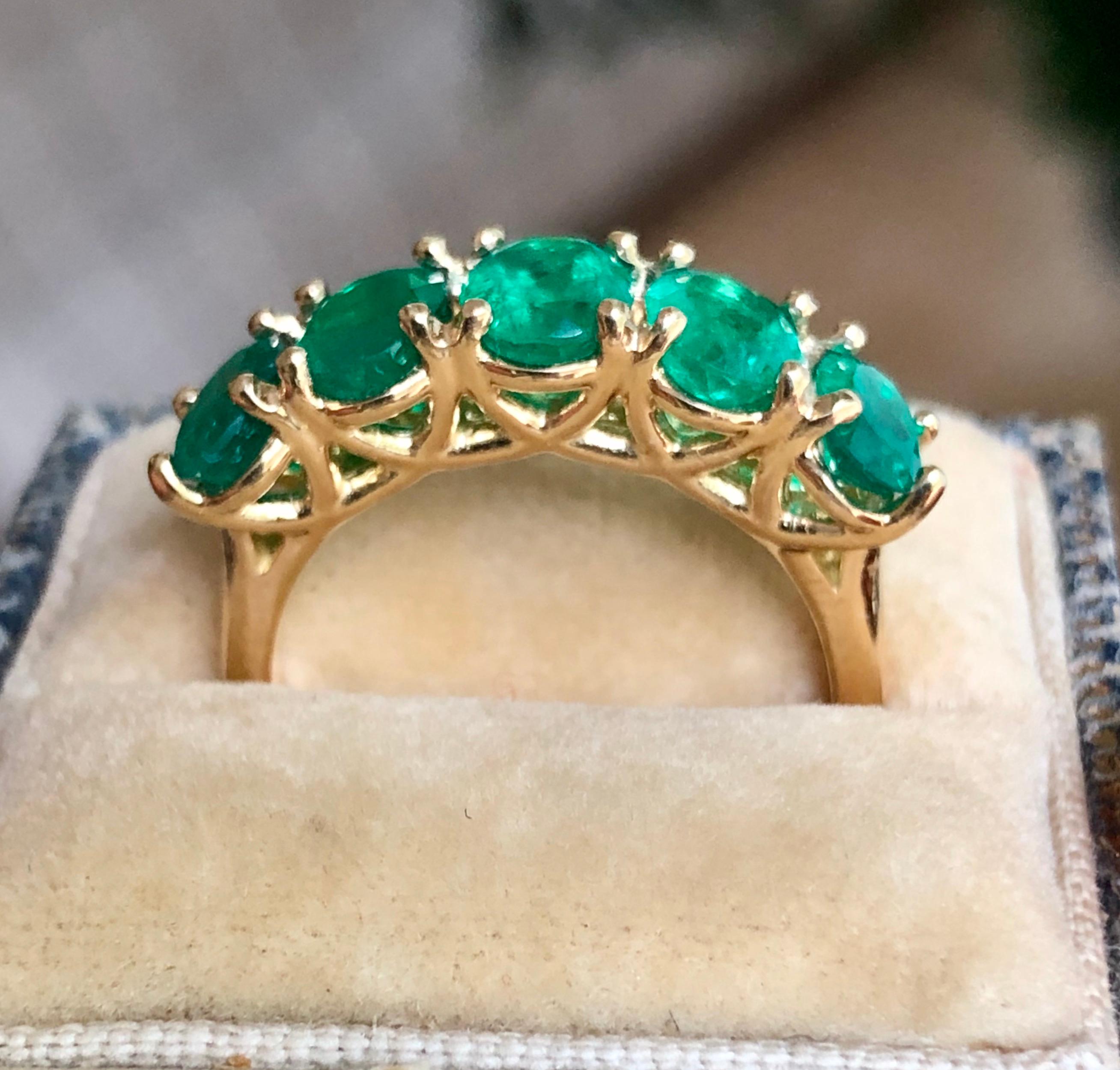 Women's Five-Stone Colombian Natural Emerald 18 Karat Gold Ring For Sale